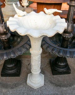 Cast Iron Birdbath with Wavy Rim and Decorative Birds