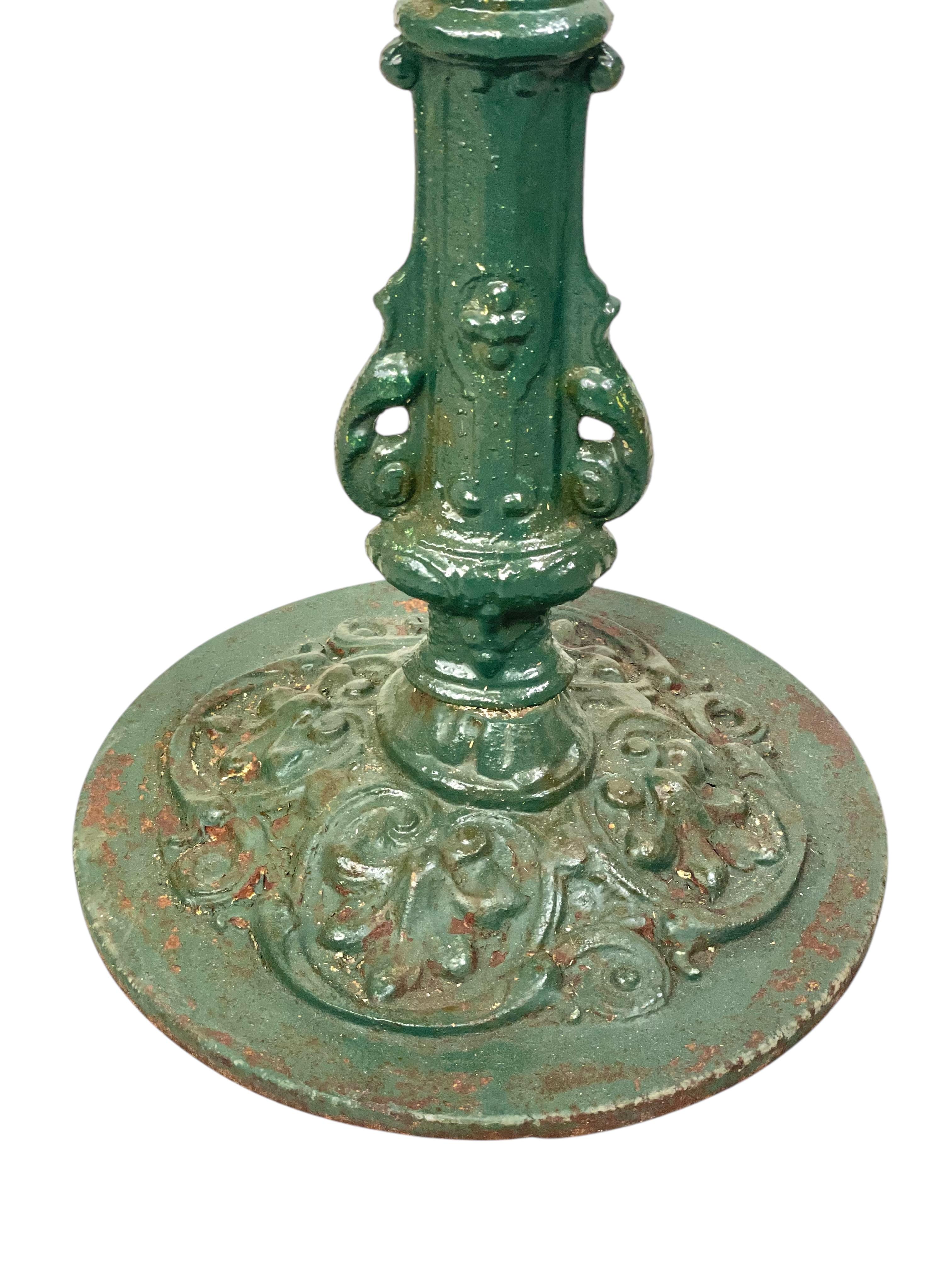 Cast Iron Bistro Table with White Marble Top, 19th Century In Good Condition In LA CIOTAT, FR