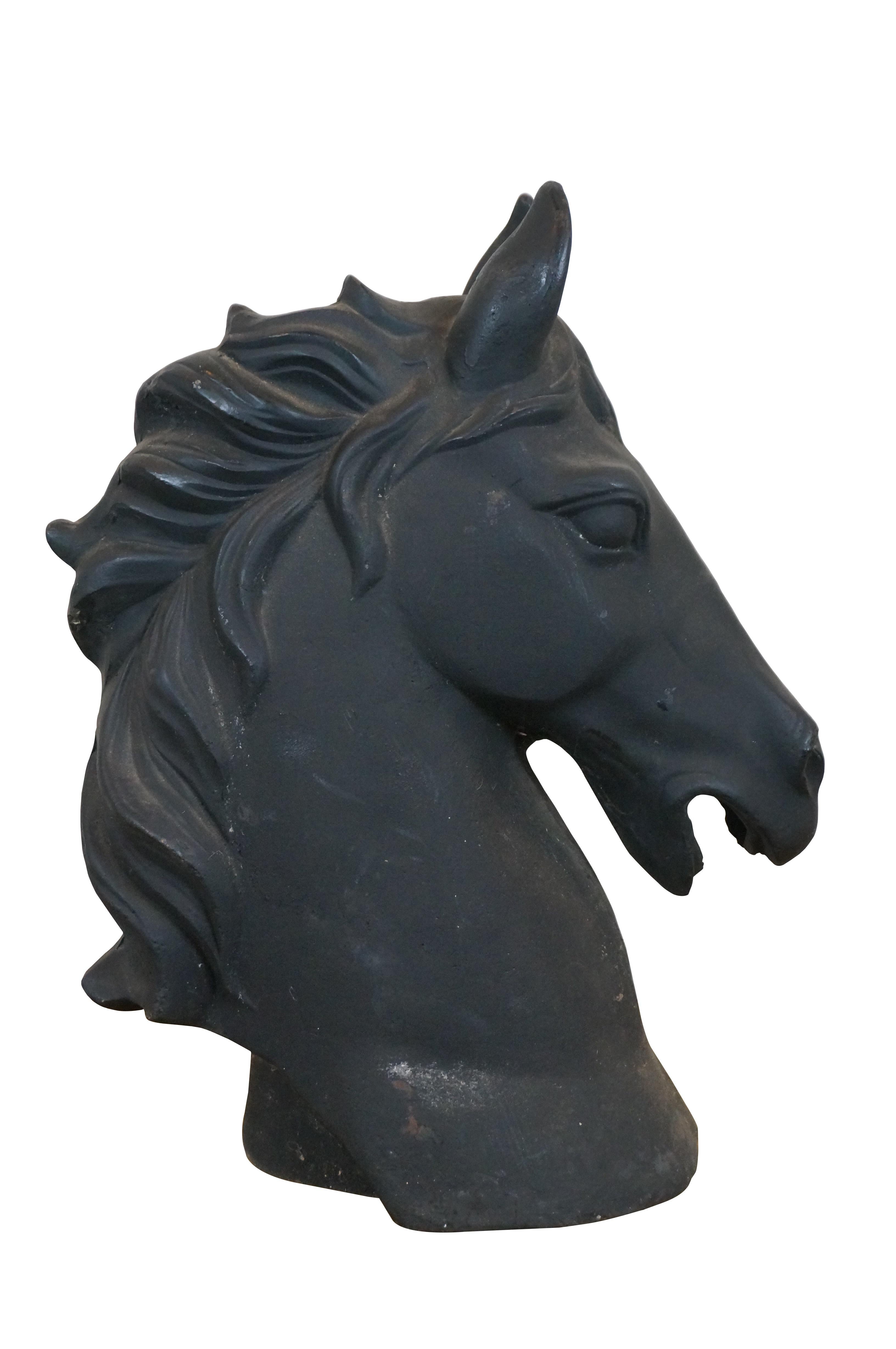 Escultura de hierro fundido con cabeza de caballo negro Estatua de busto 19 pulgadas en Bueno Estado en Dayton, OH