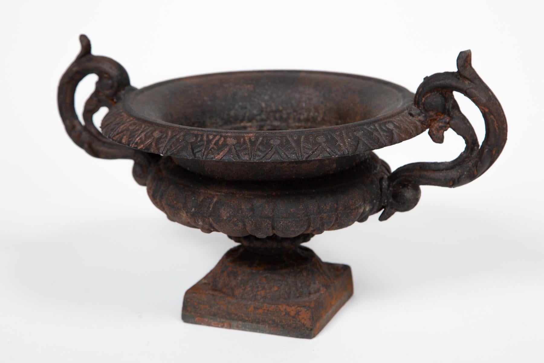 Cast Iron Chambord Style Garden Urn, France, circa 1910 For Sale 1