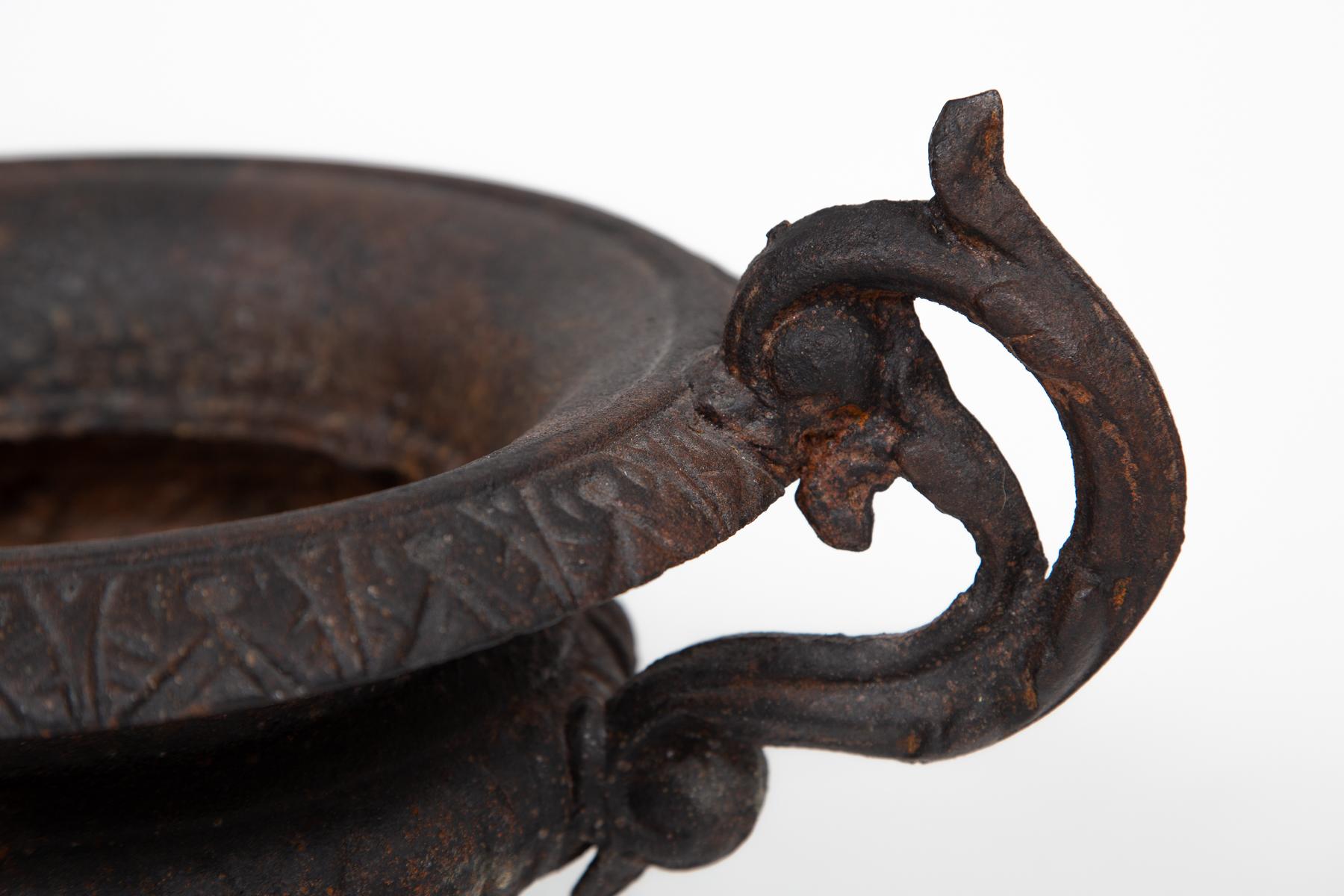 Cast Iron Chambord Style Garden Urn, France, circa 1910 For Sale 2