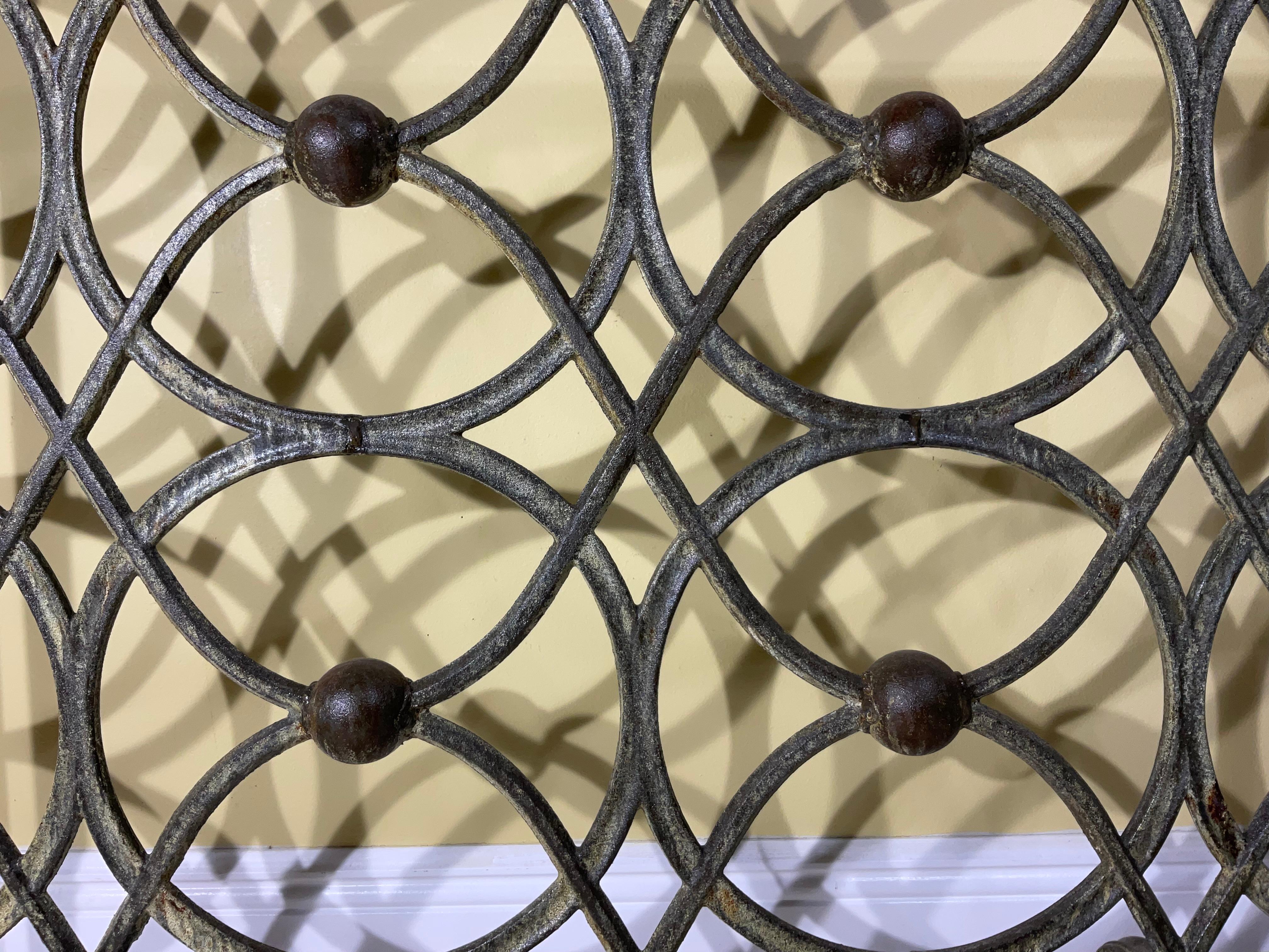 Cast Iron Circle Motif Fireplace Screen For Sale 4