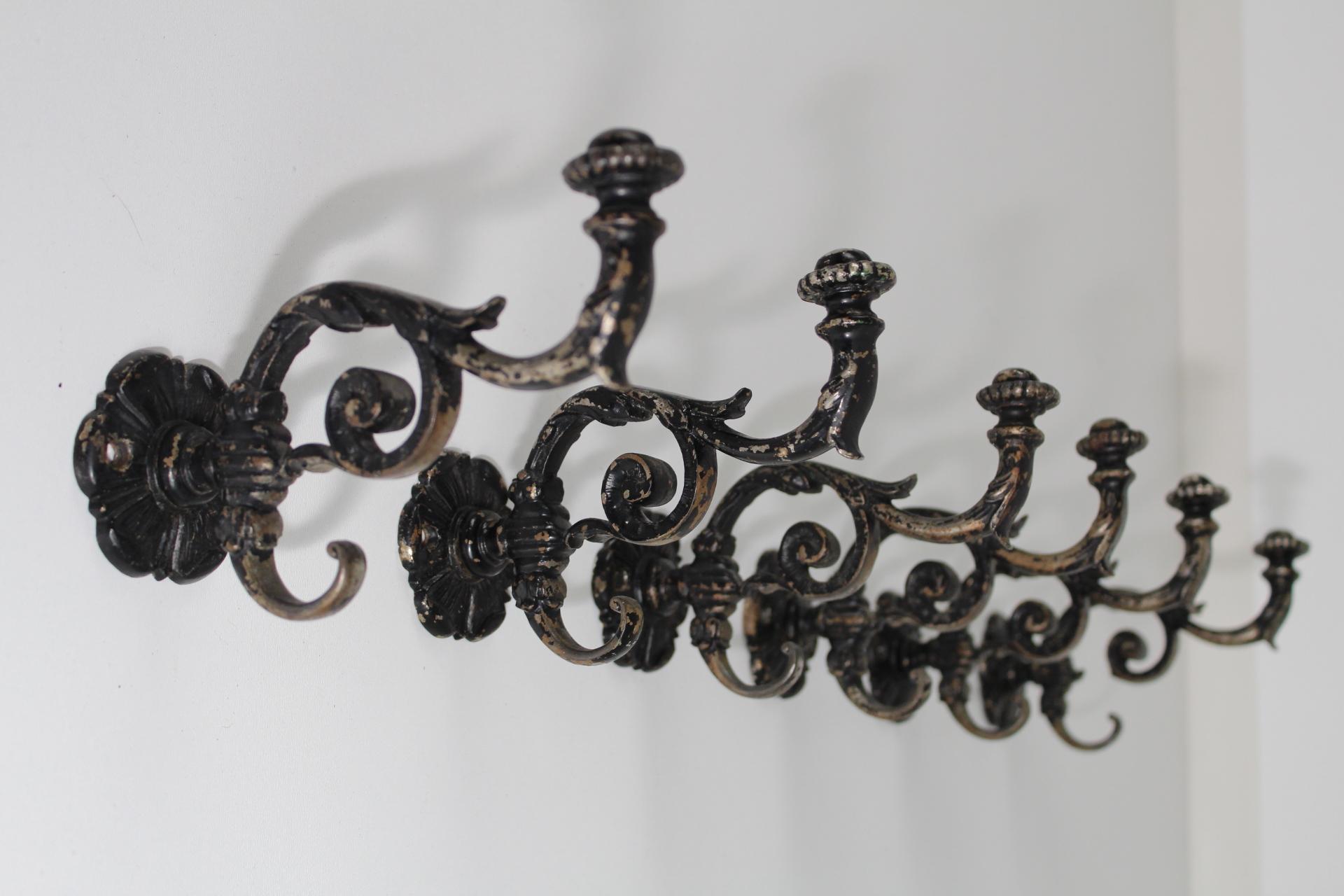 Cast Iron Coat Hooks, 1880s, Set of 6 In Fair Condition For Sale In Vienna, AT