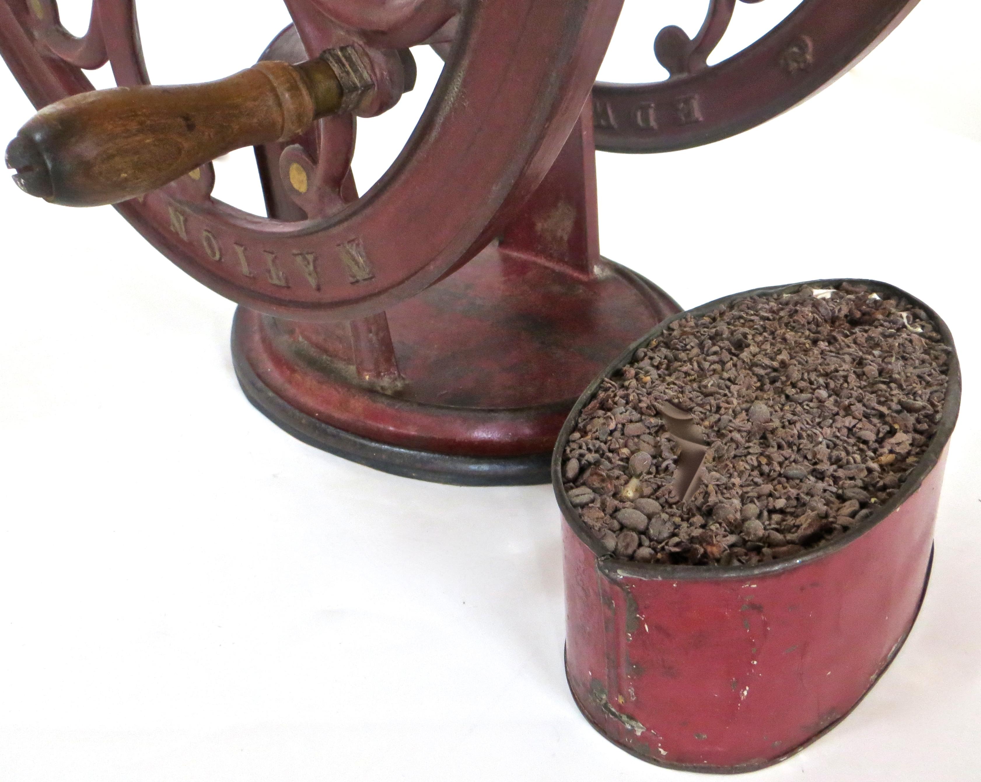 Couchtisch aus Gusseisen, „Elgin National Coffee Mill“, amerikanisch, um 1900 5