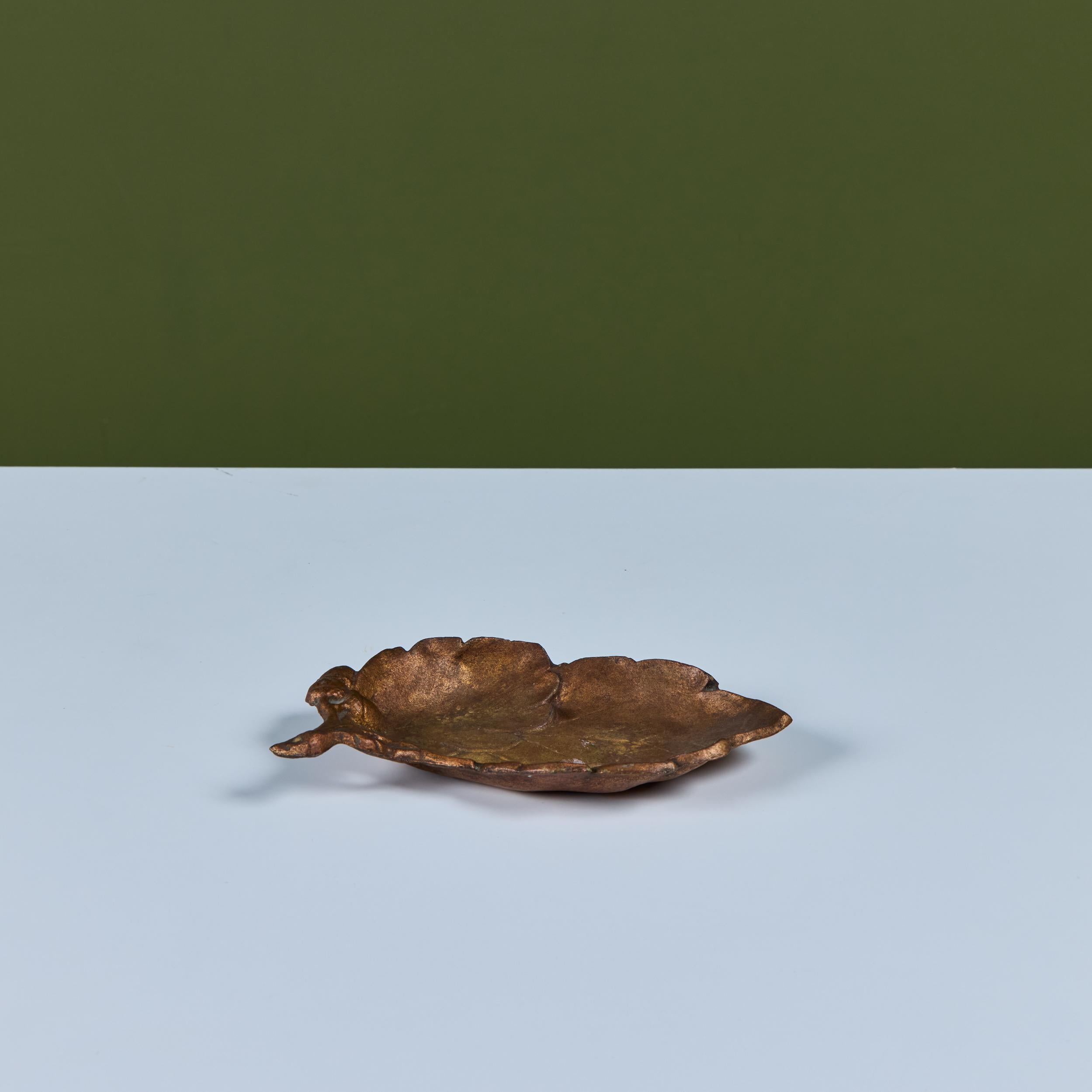 Plat en fonte à feuilles de cuivre en vente 2