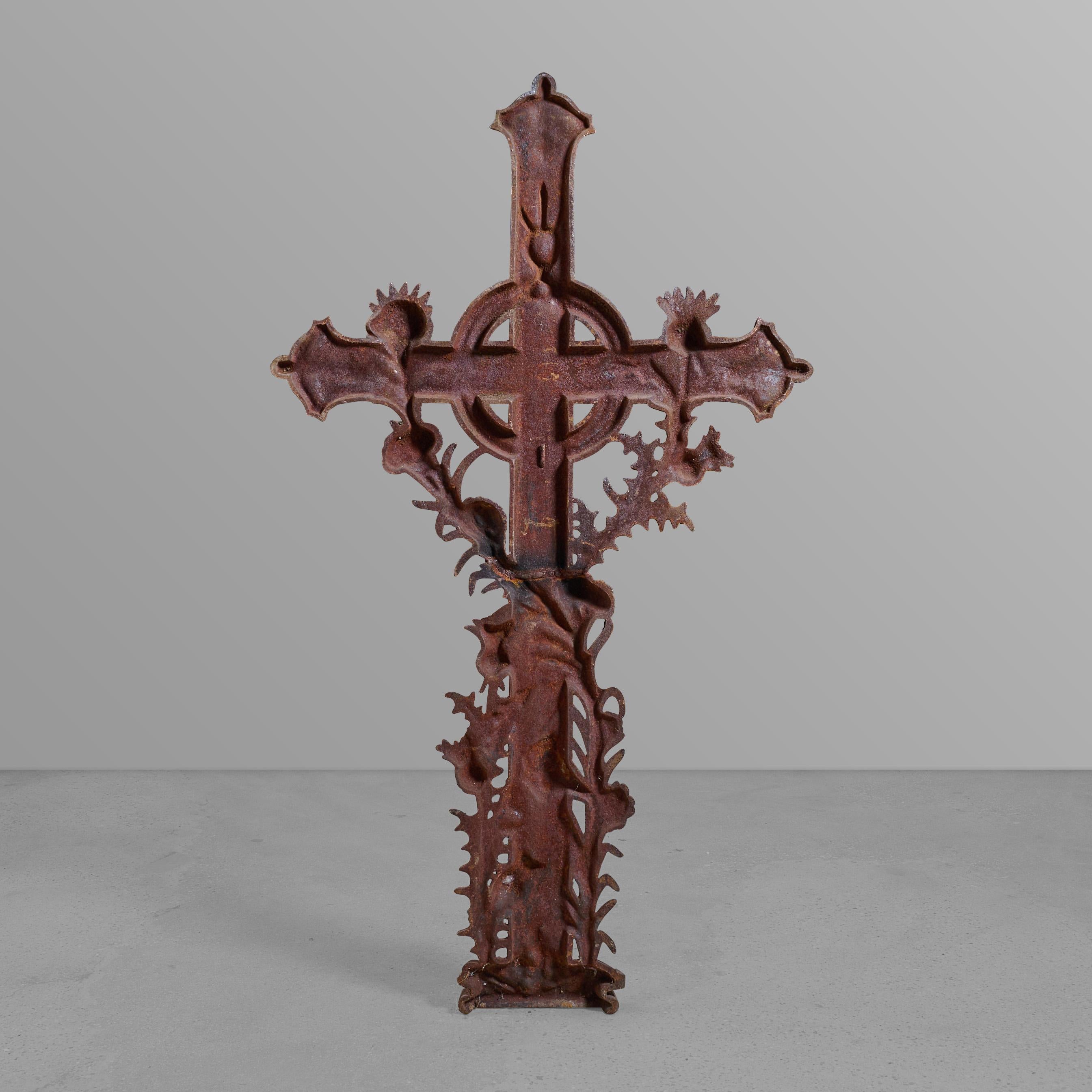Cast Iron Crucifix In Good Condition For Sale In Chicago, IL