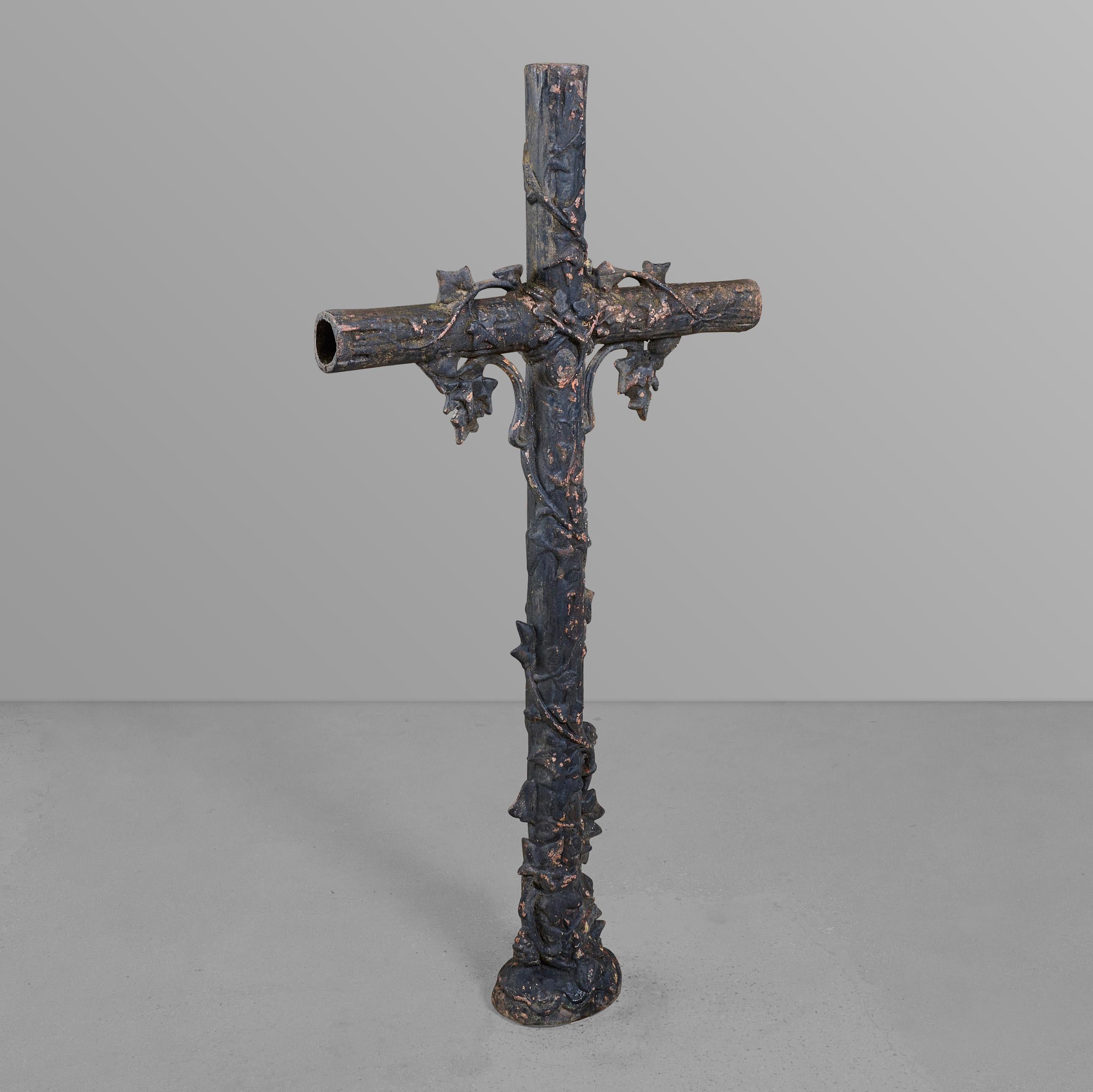 Cast Iron Crucifix In Good Condition For Sale In Chicago, IL