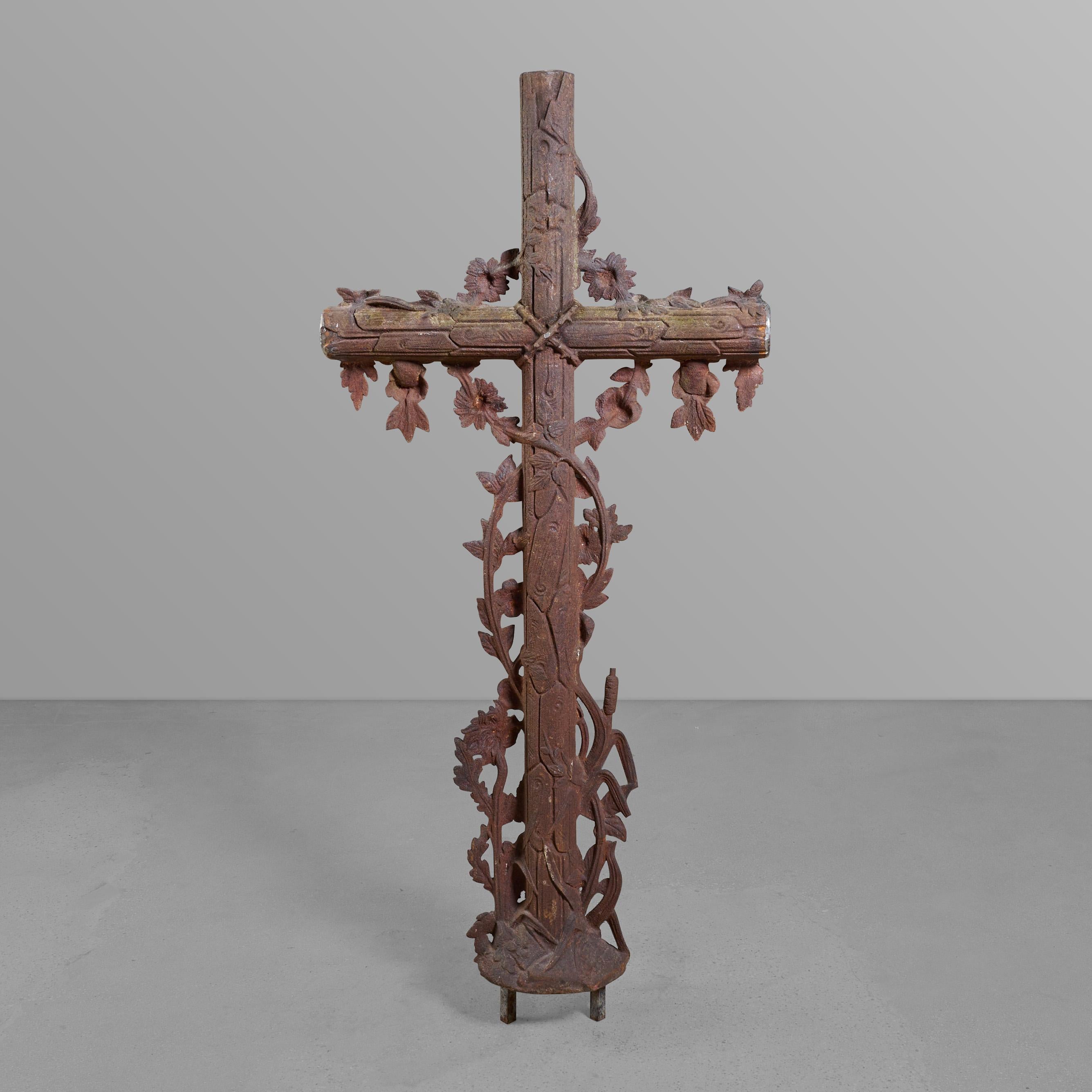 Cast Iron Crucifix In Good Condition For Sale In Chicago, IL