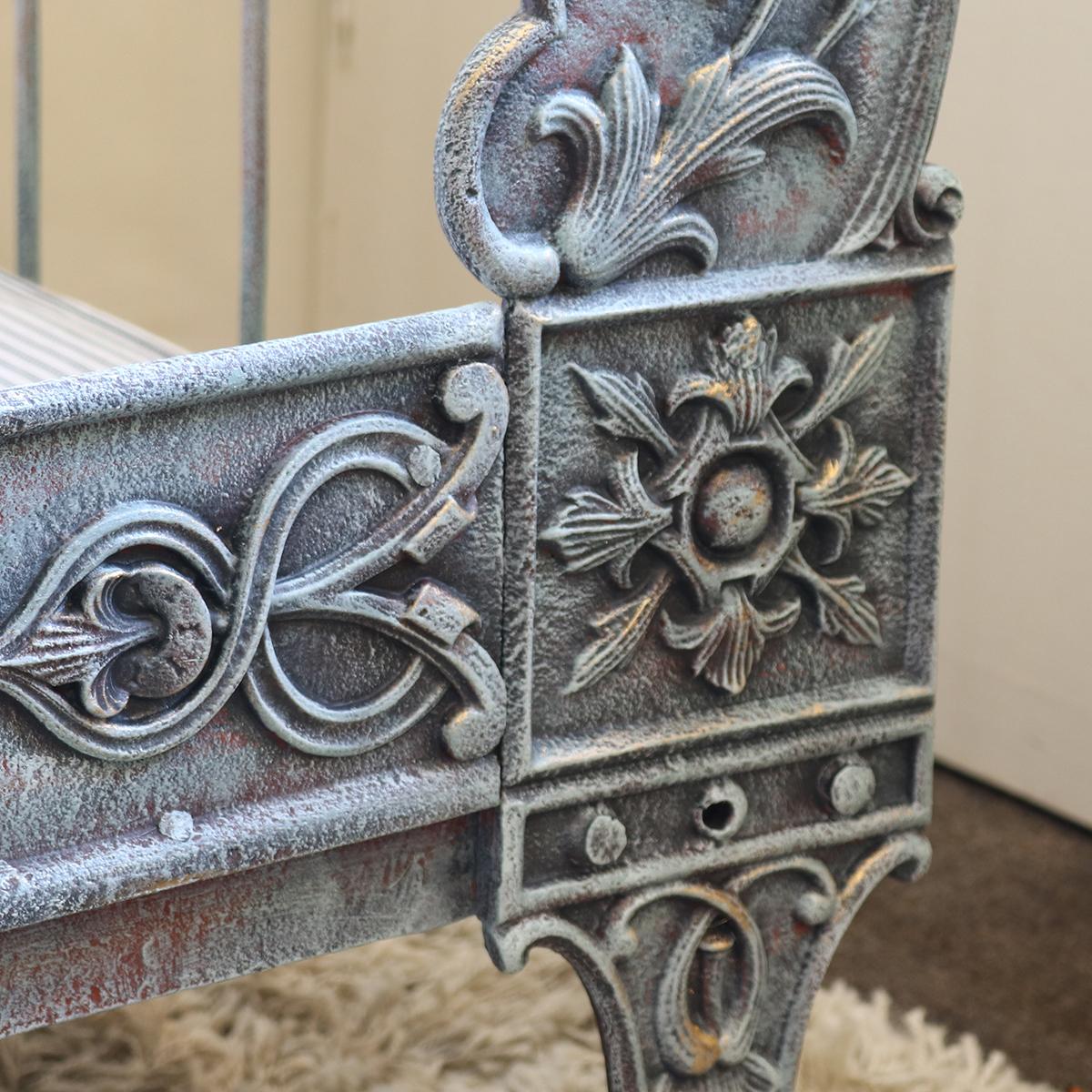 Cast Iron Daybed in Blue Verdigris MS41 In Good Condition In Wrexham, GB