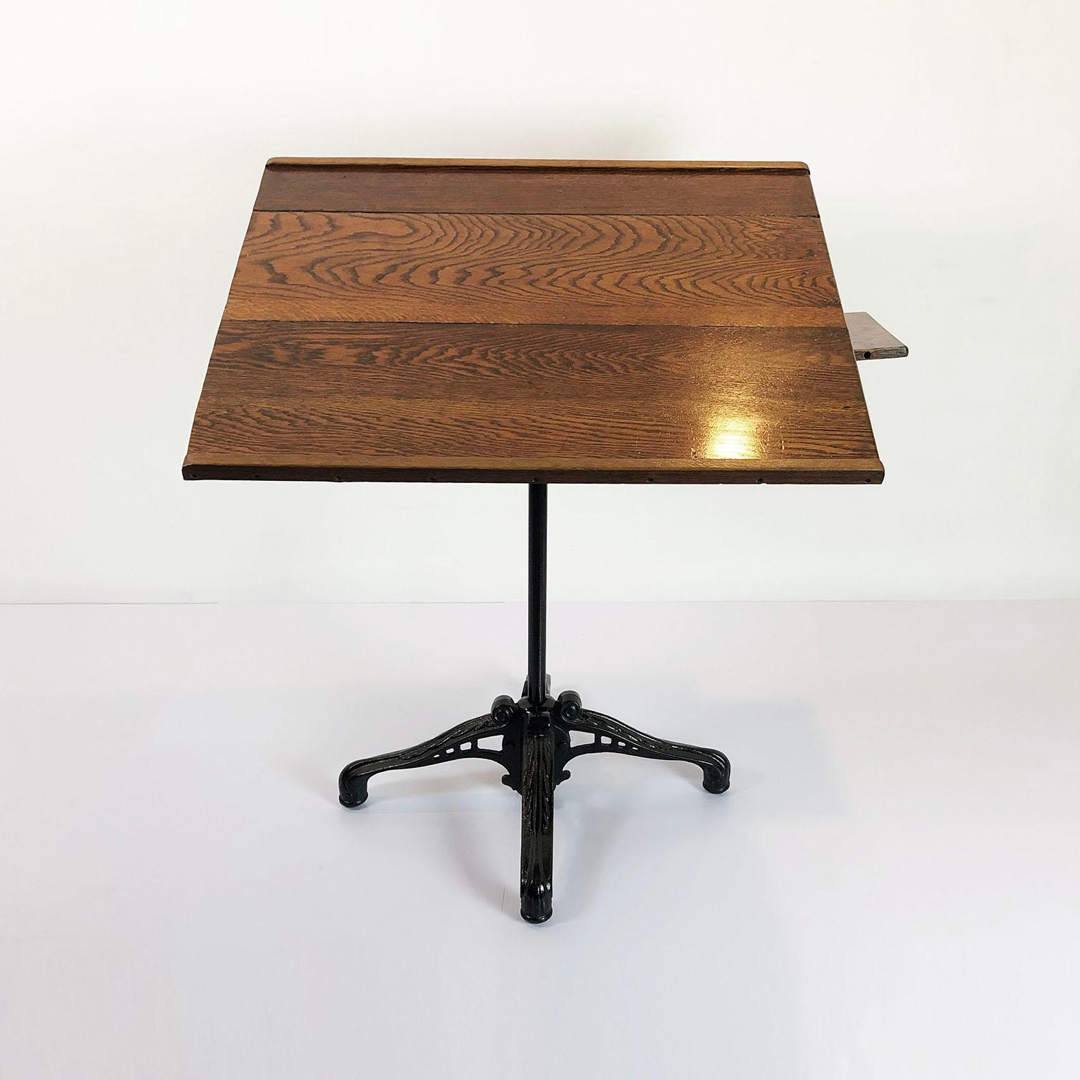 Gusseiserner Zeichentisch von A. Hoffman Co. 1910 Rochester, NY (amerikanisch) im Angebot