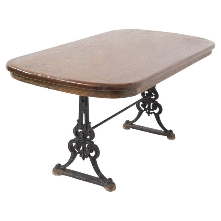 Cast iron English Outside Table Victorian in black and Wood For Sale at