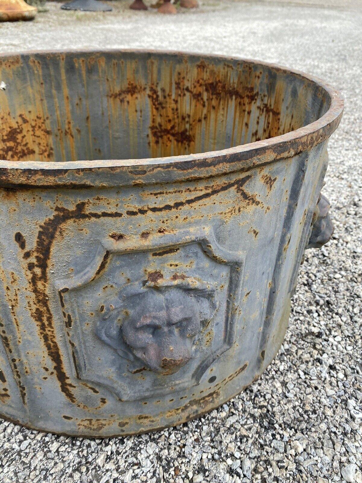 Cast Iron English Style Round Lion Heads Black Outdoor Garden Planter Pot In Good Condition For Sale In Philadelphia, PA