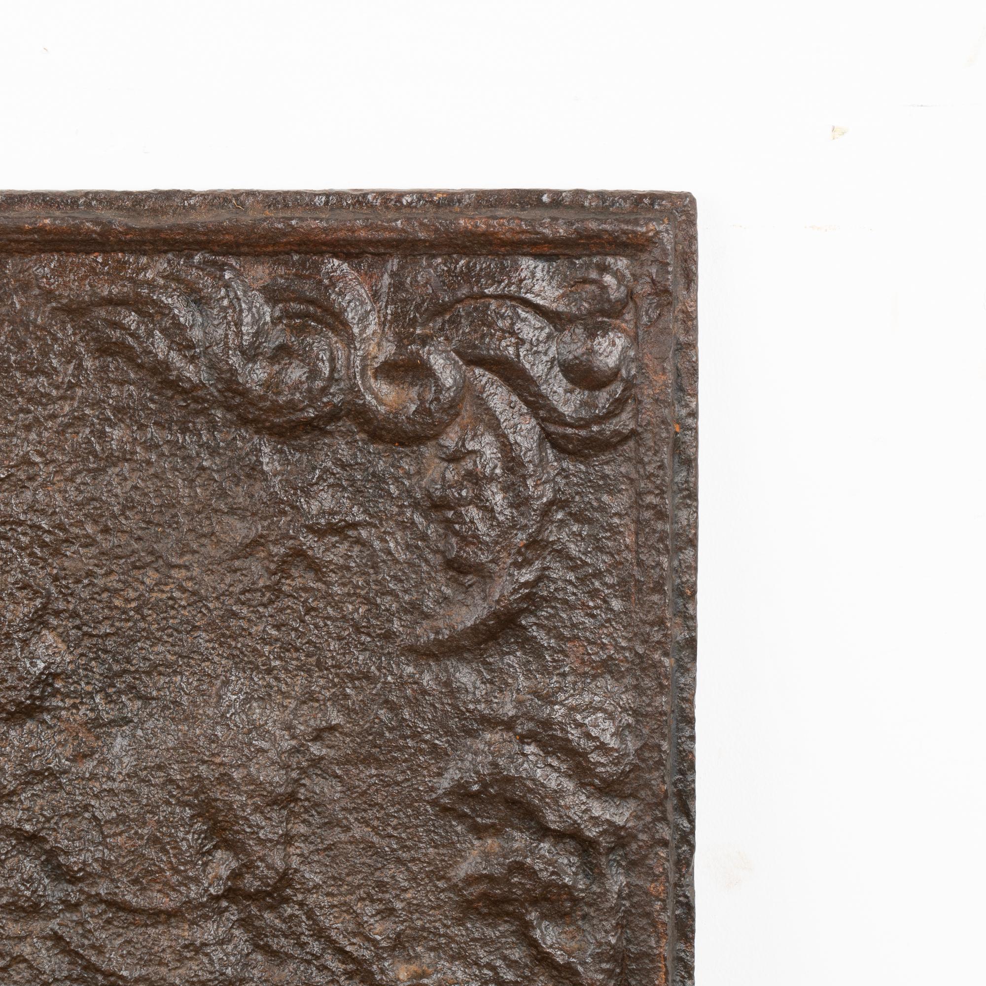 Kaminrücken aus Gusseisen mit Soldaten zu Pferd, Schweden um 1760-1800 (Eisen) im Angebot