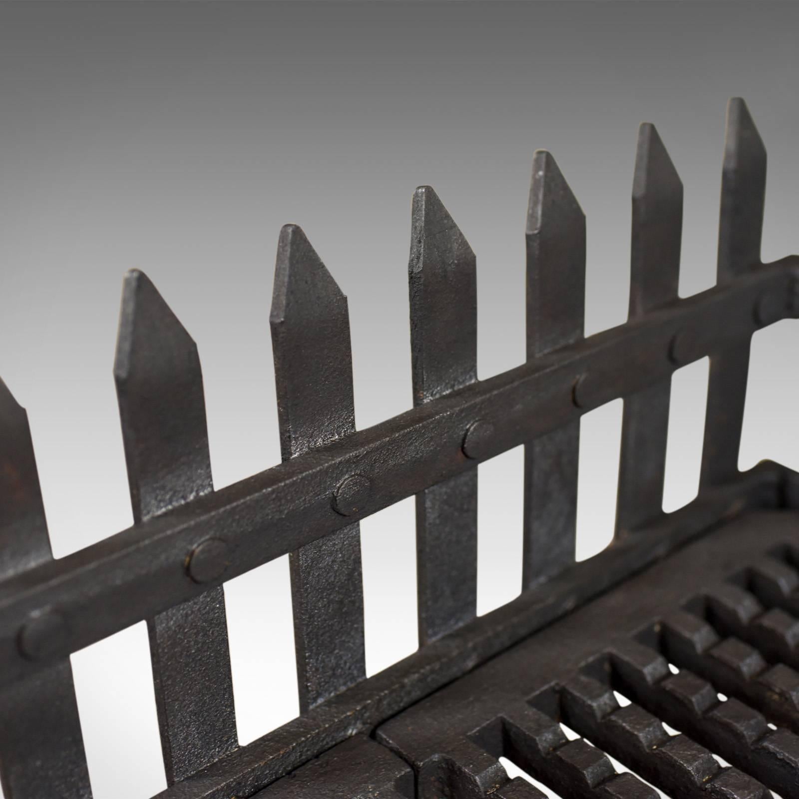 English Cast Iron Fire Basket in Georgian Taste, Freestanding Fireplace Grate