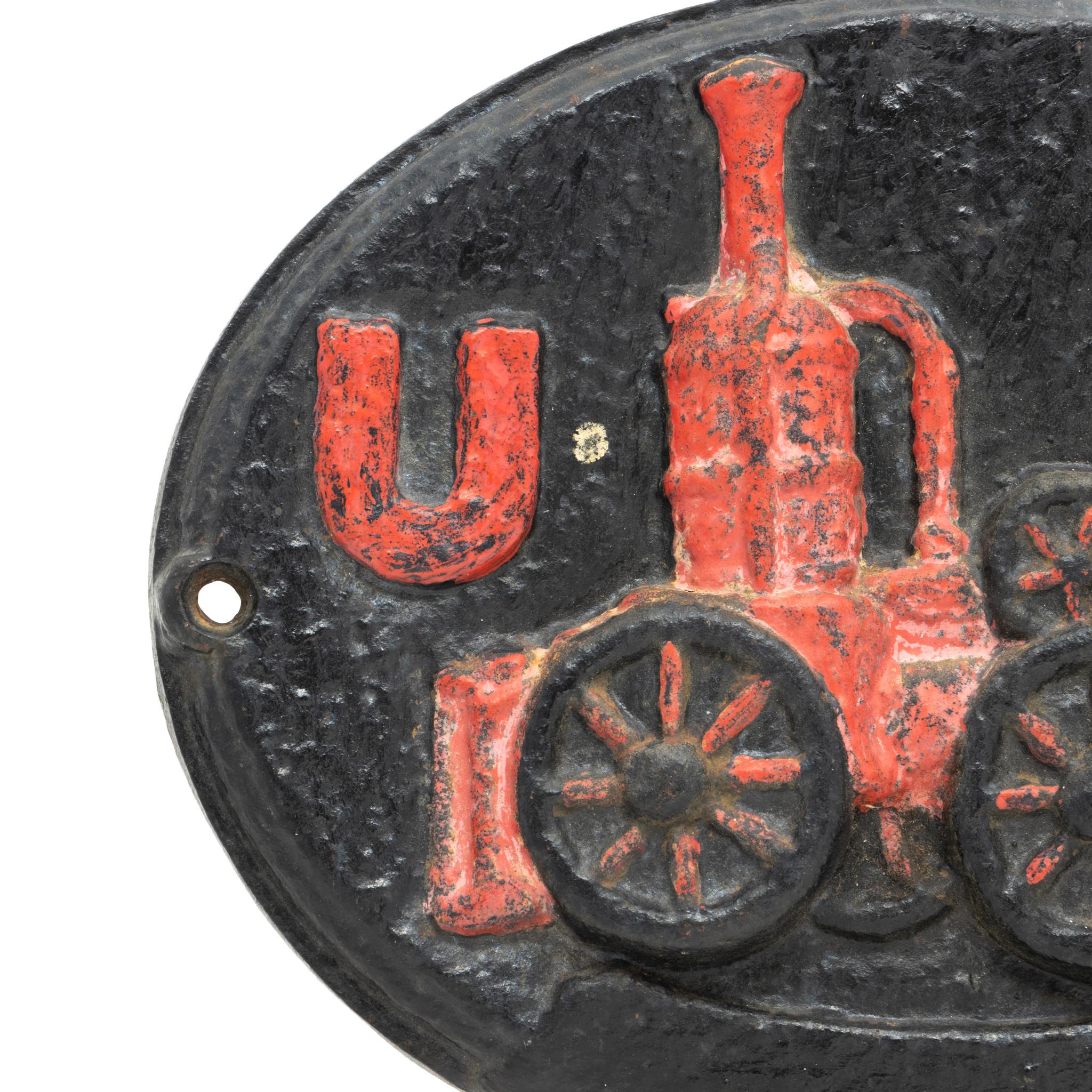 Cast Iron Fire Engine Fire Marker In Good Condition For Sale In Coeur d'Alene, ID