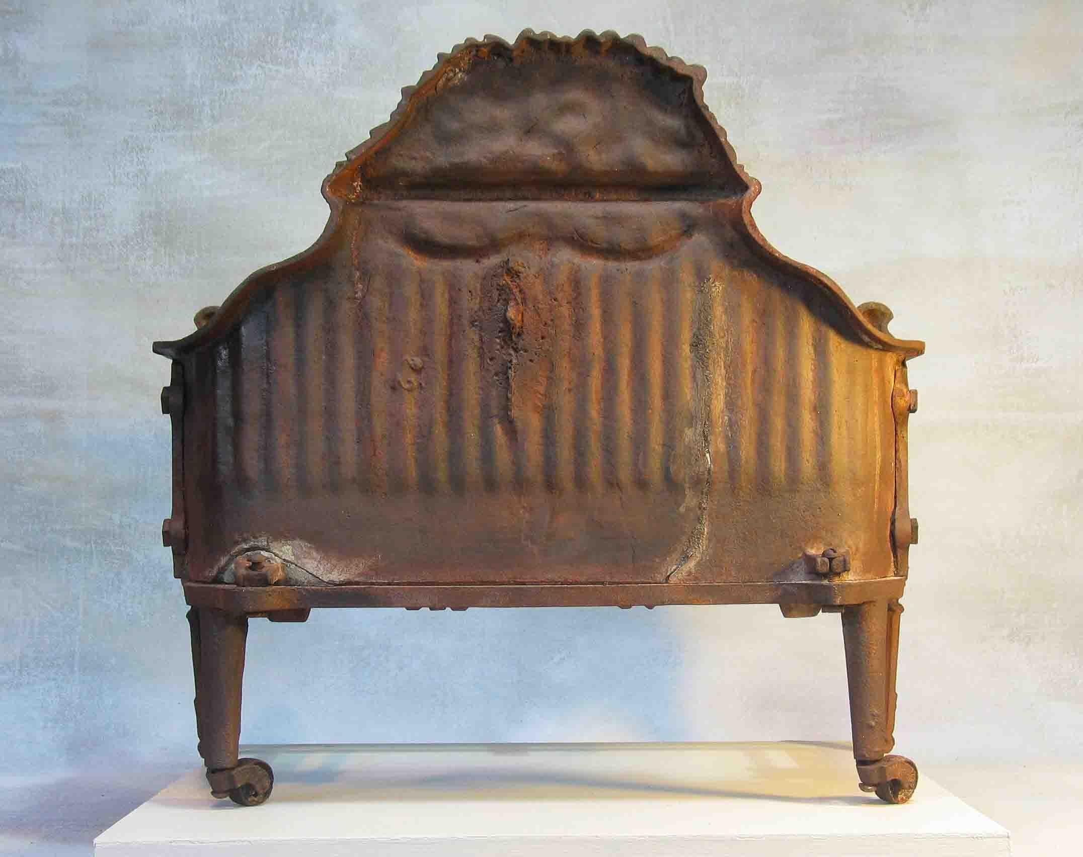 Cast Iron Fire Grate of Louis XVI Style, Early 20th Century In Good Condition In Ottawa, Ontario