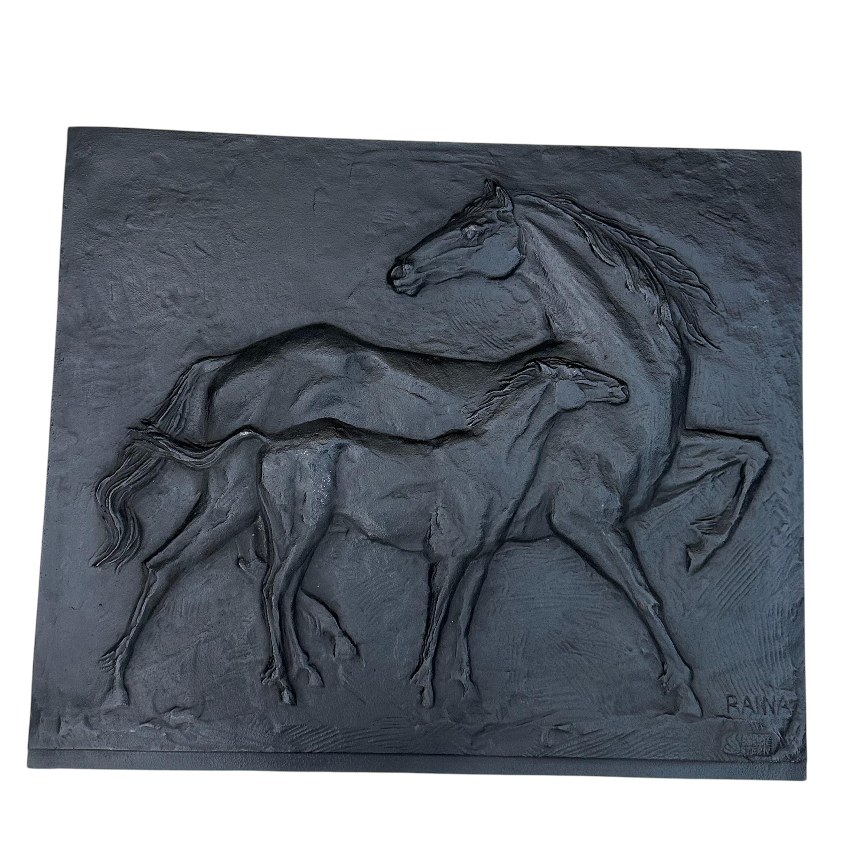 Feuerkorb aus Gusseisen mit Pferden, signiert Raina von Foundery Stern im Angebot 6