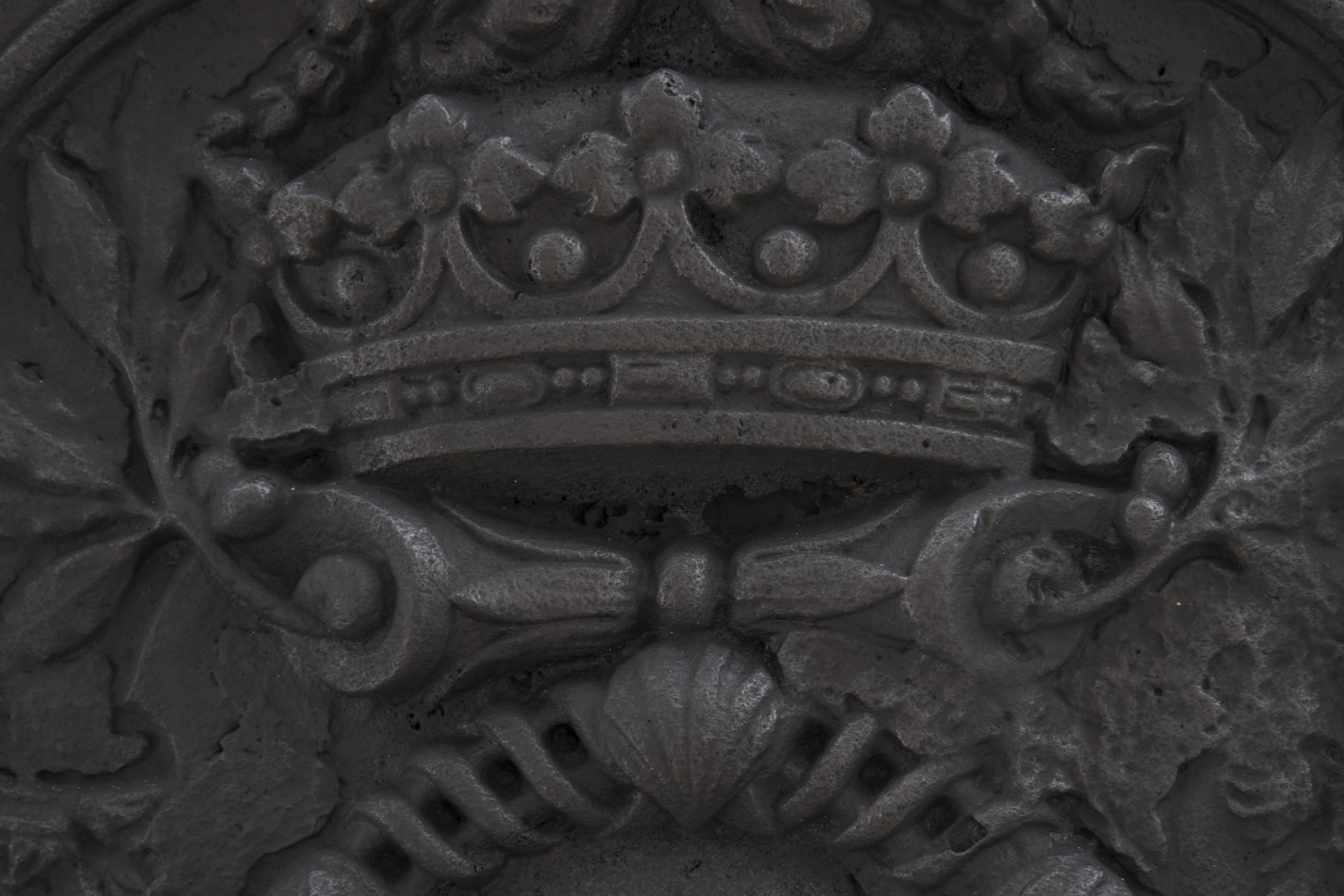 Cast iron fireback with the coat of arms of Colbert, marquis de Seignelay 5