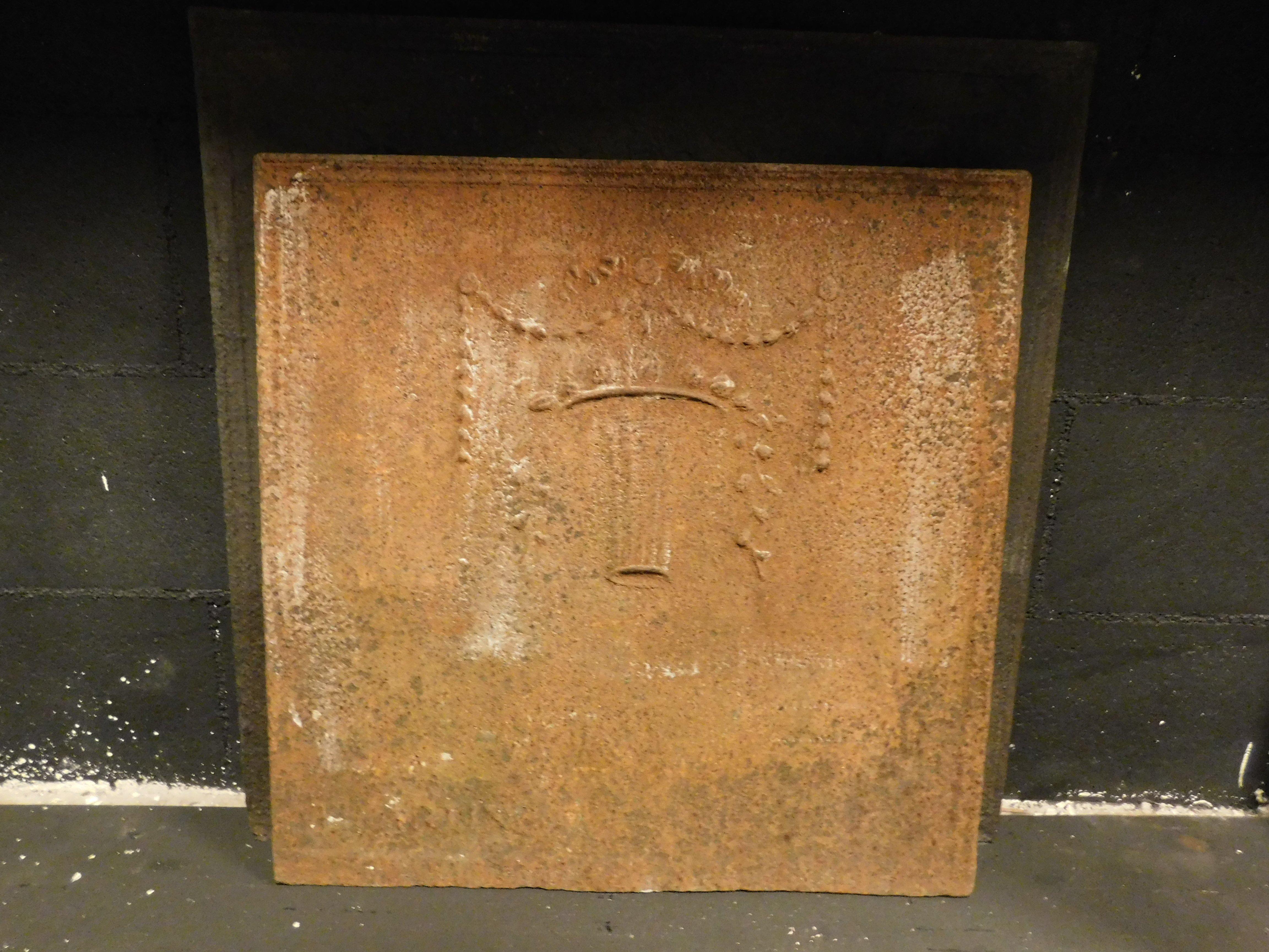 Plaque de cheminée en fonte, 19e siècle, cm l 57 x h 57