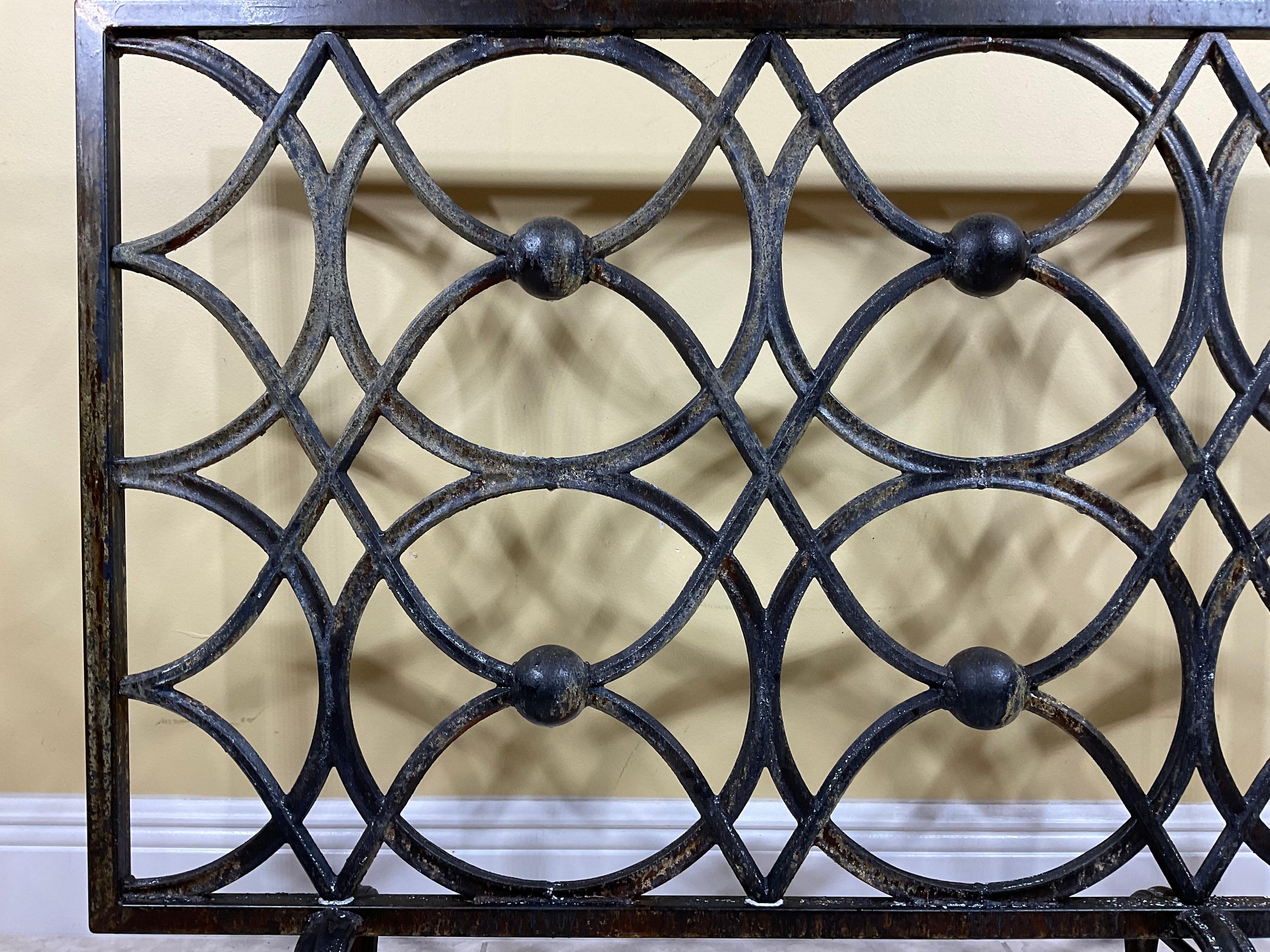 Cast Iron Fireplace Screen In Good Condition In Delray Beach, FL