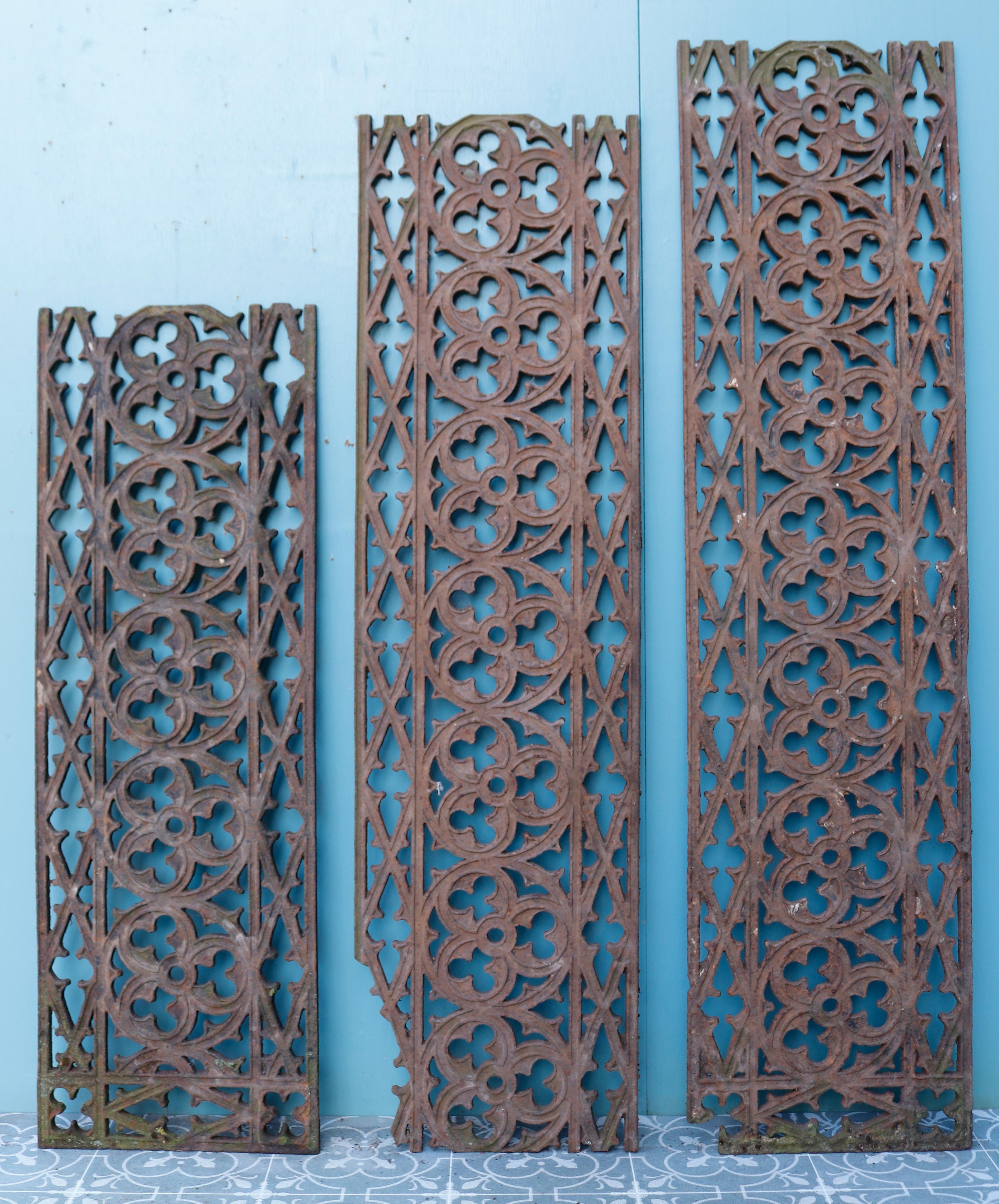 Cast Iron Floor Grills In Fair Condition For Sale In Wormelow, Herefordshire