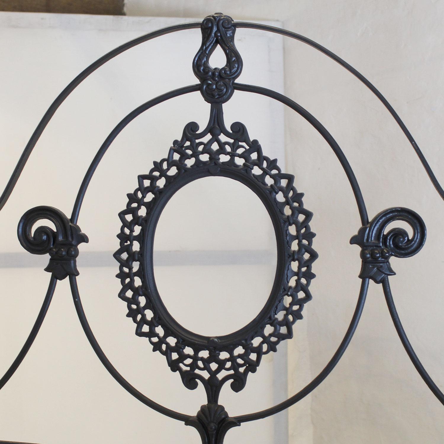 Cast Iron Four Poster Bed, M4P44 3