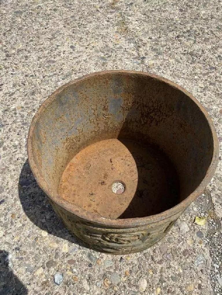 Calco Vaso da giardino per esterni in ghisa, stile classico francese, con design a urna rotonda in vendita