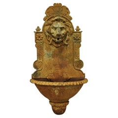 Fontaine d'eau murale en fonte blanche à tête de lion pour jardin d'extérieur de style Empire français