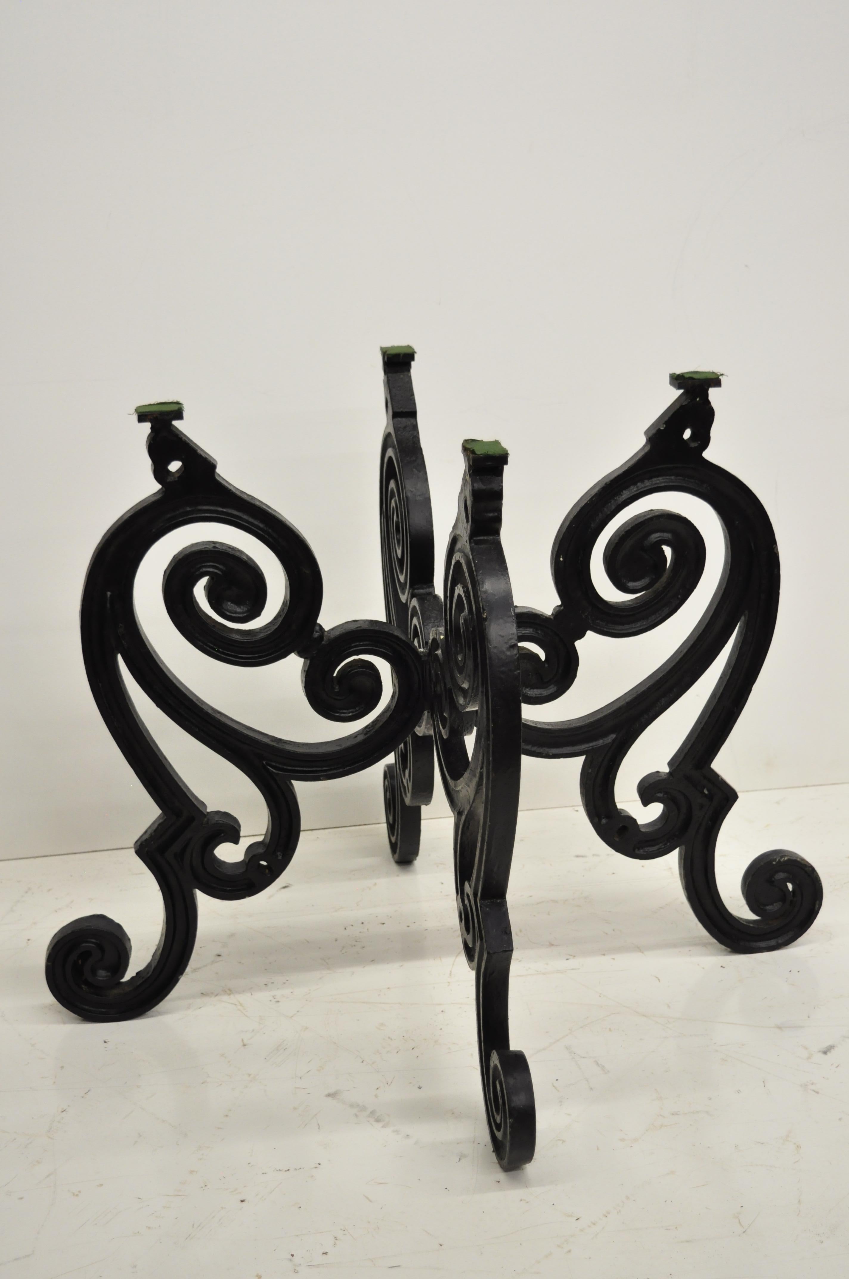 Cast Iron French Pastry Style Scrolling 