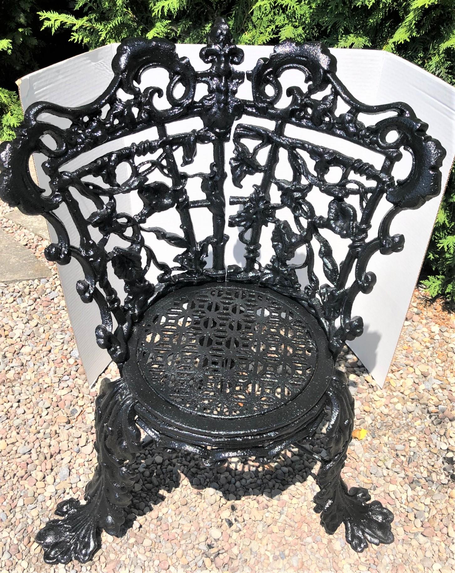 Silla de jardín de hierro fundido con diseño Morning Glory en venta 5