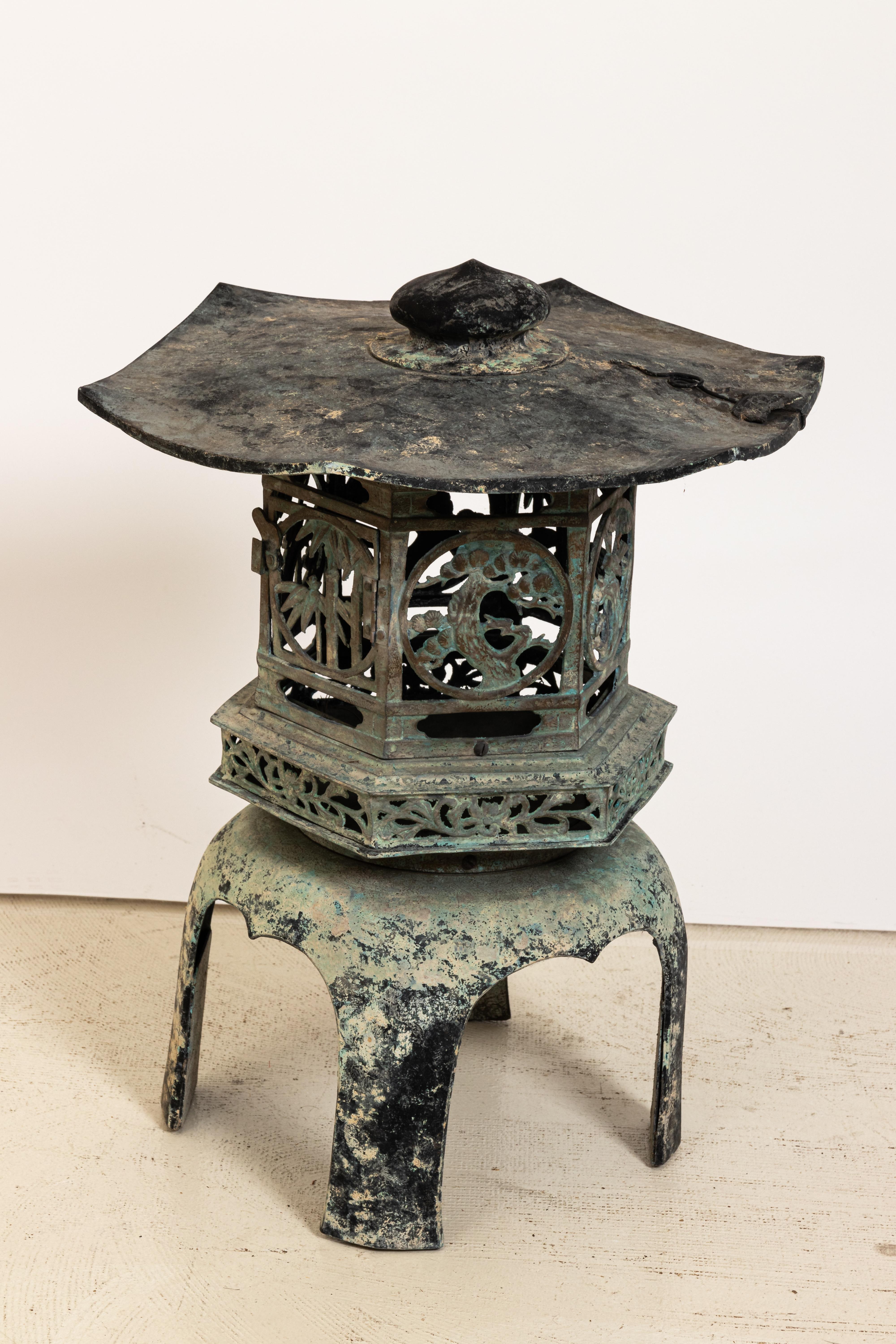 Cast Iron Garden Pagoda Candleholder 2
