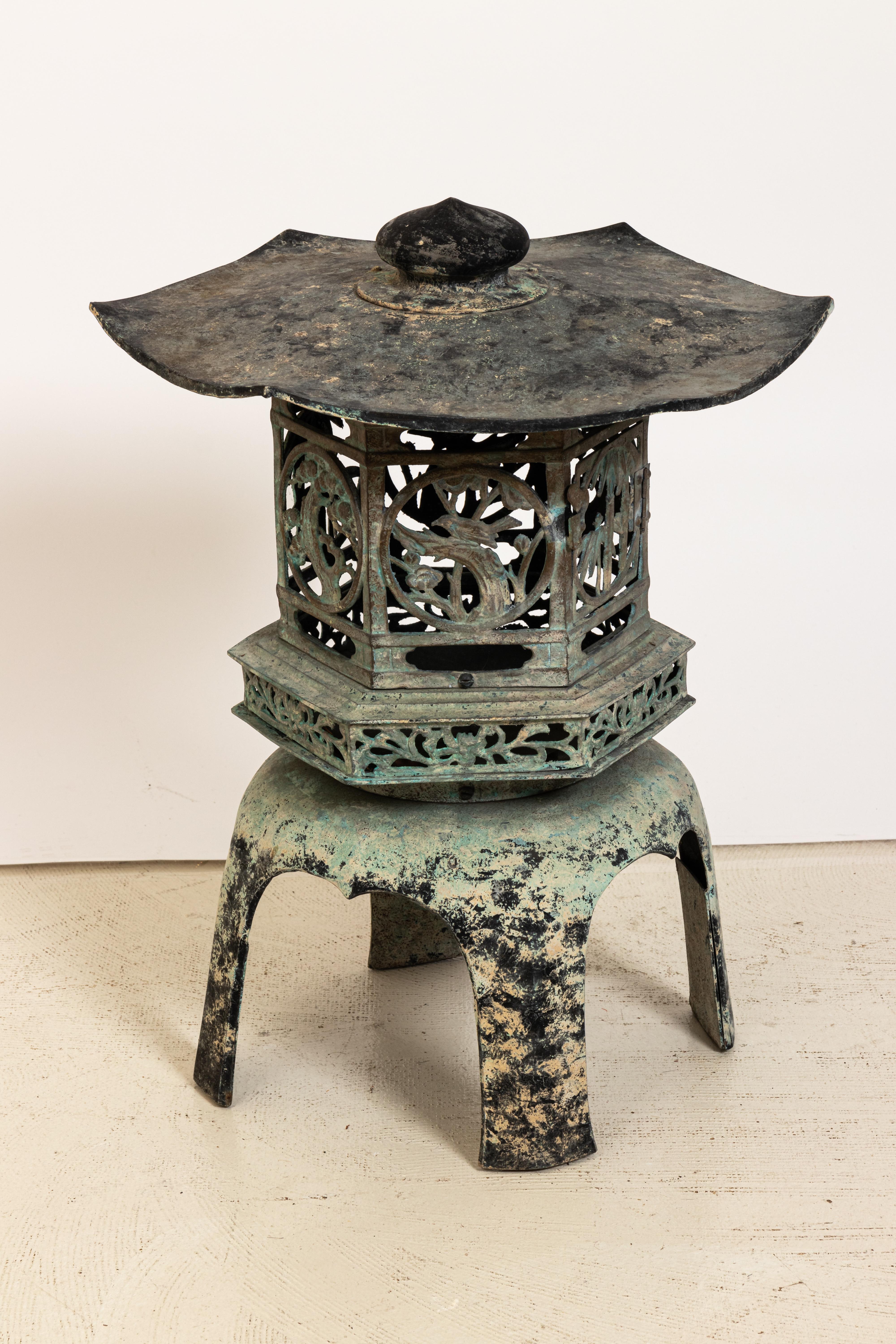 Cast Iron Garden Pagoda Candleholder 3