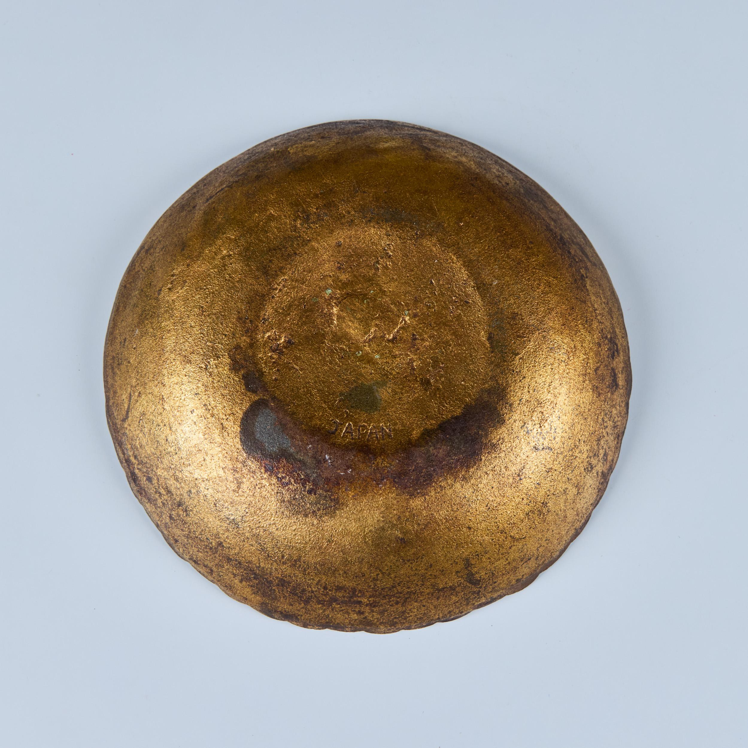 Bol à tournesol doré en fonte en vente 5