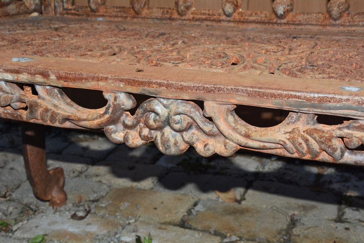 Cast Iron Gothic Style Garden Bench In Good Condition In Sheffield, MA