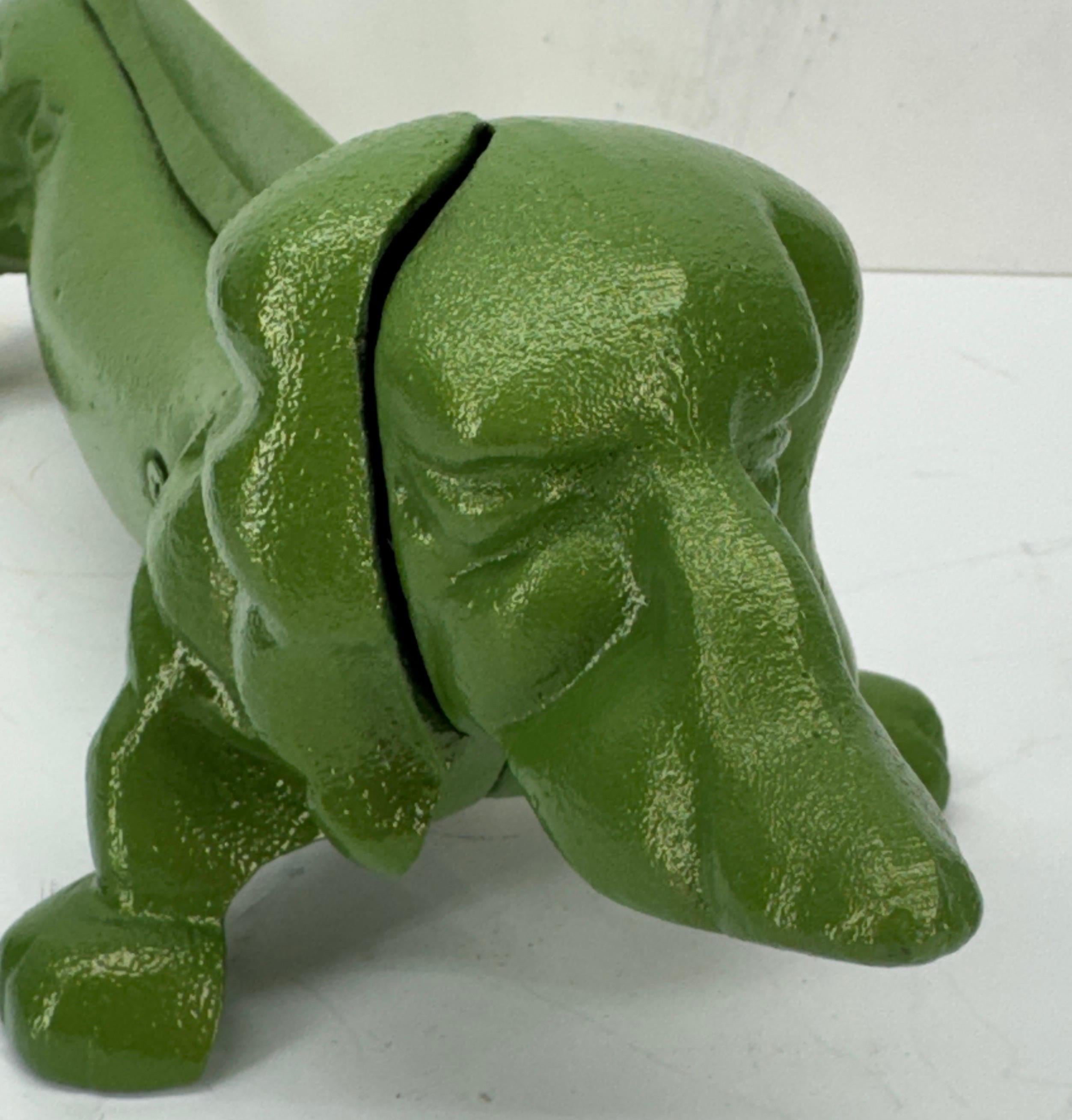 Rascador de Pies de Hierro Fundido Verde Tope de Puerta de Perro Salchicha Metal en venta