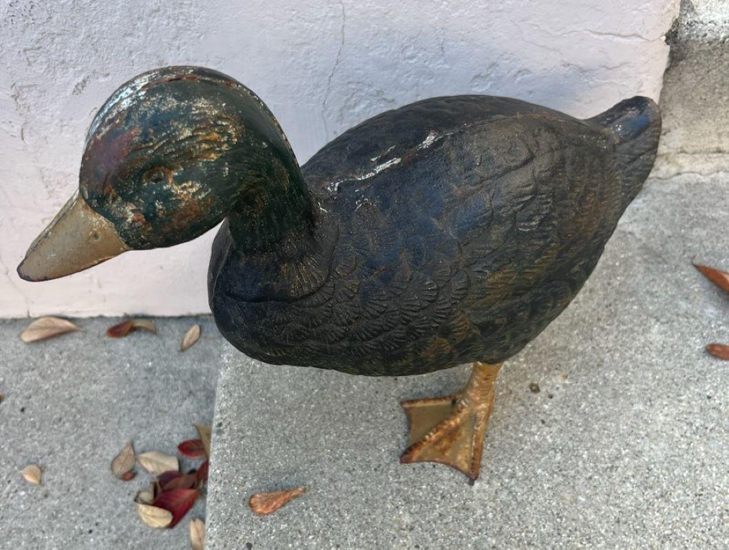Gusseisen Hand bemalt Ente / Garten Ornament im Zustand „Gut“ in Los Angeles, CA