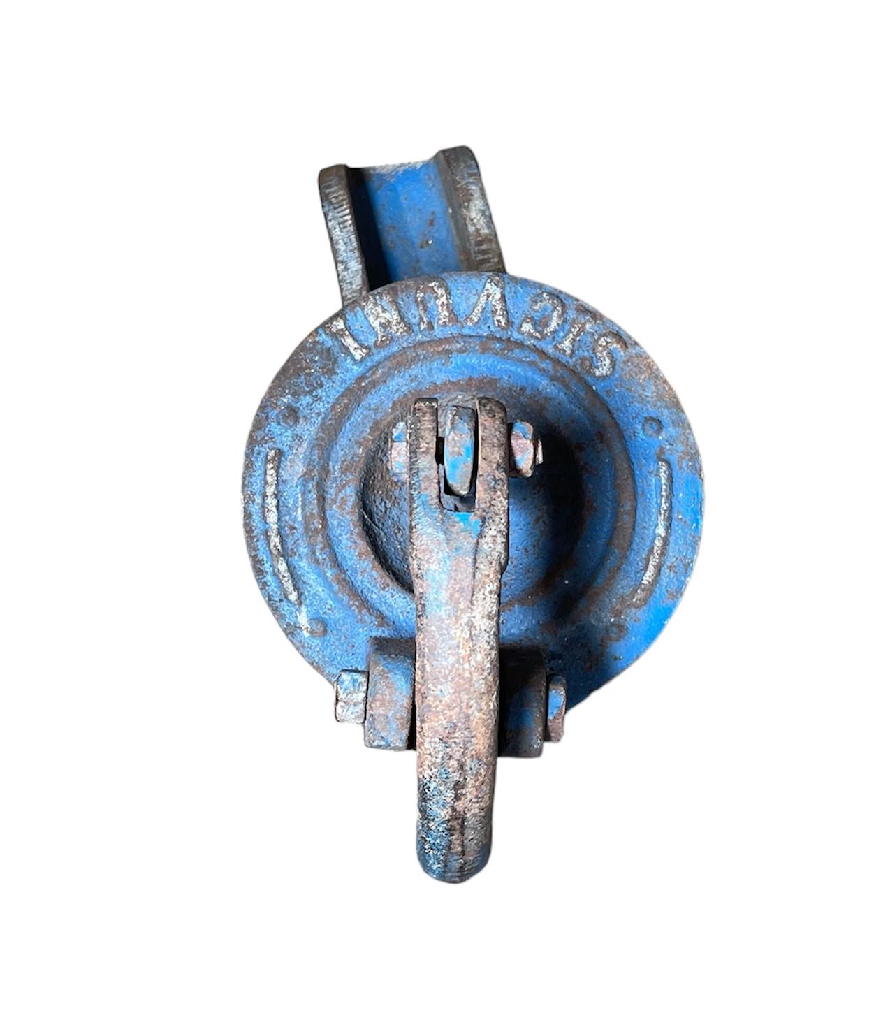 Unknown Cast Iron Hand Water Pump For Sale