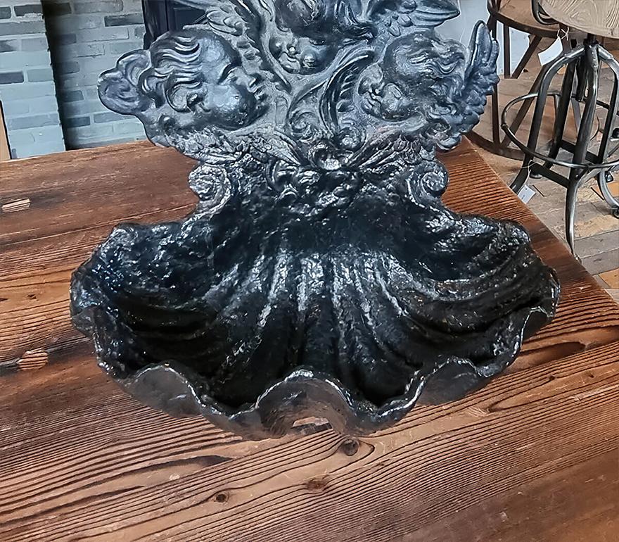 Cast iron holy water font 19th Century In Fair Condition In Udenhout, NL