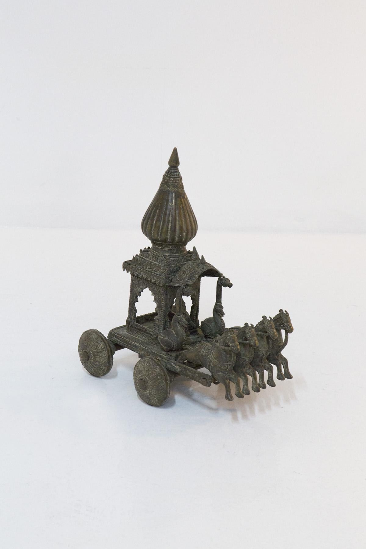 Welded cast iron toy from the Indian 900s depicting a chariot with a square canopy and conical dome. We can identify this toy-statue as a depiction of Krishna’s Rath Gita (Bhagavad Gita).
Arjuna and Hanuman actually met on a first occasion, in