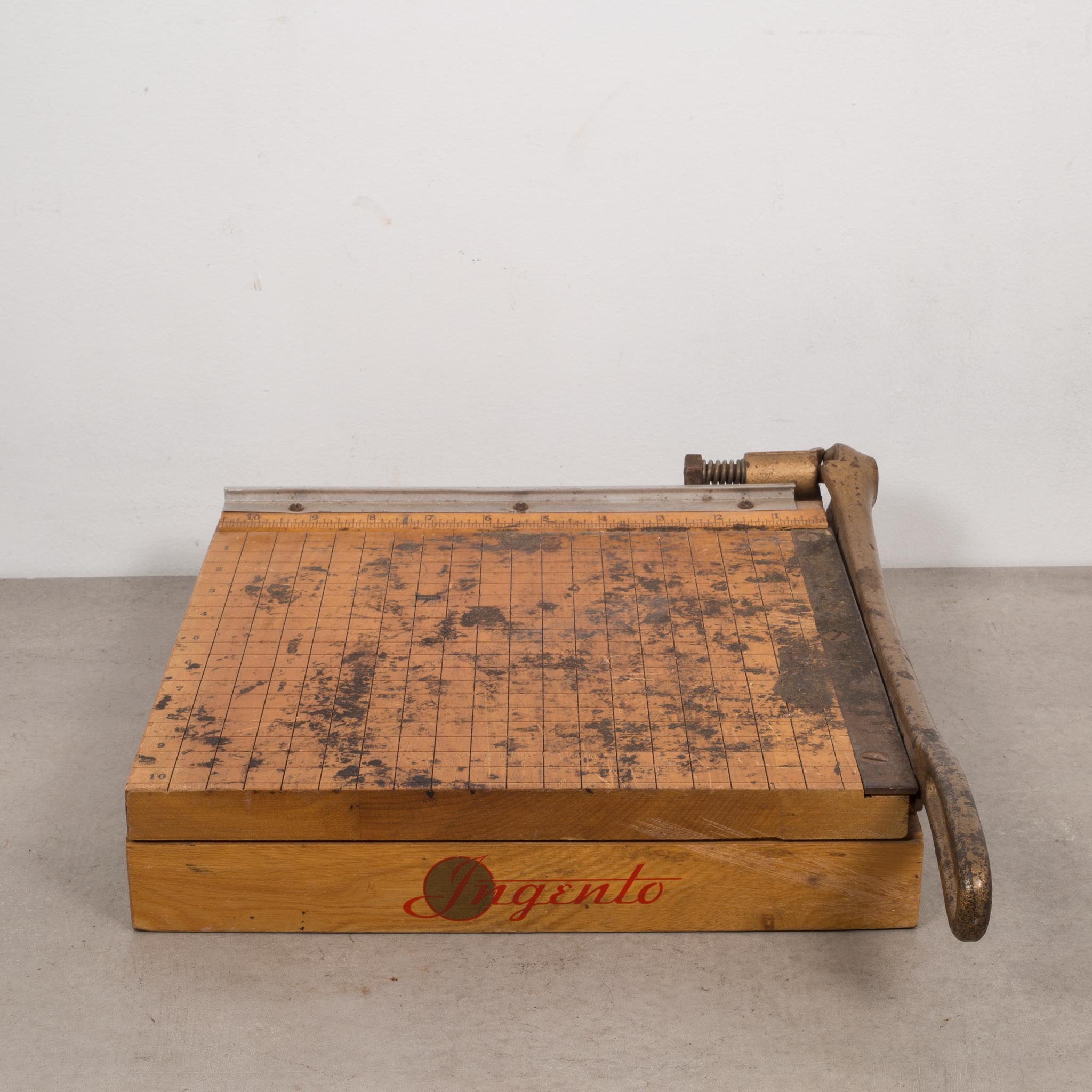 Cast Iron Ingento No. 3 Paper Cutter, circa 1940 In Good Condition In San Francisco, CA