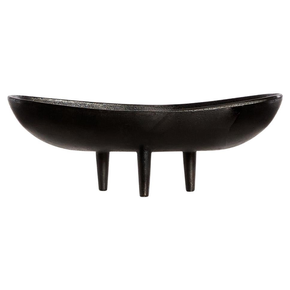 Cast iron Japanese ikebana tripod bowl For Sale