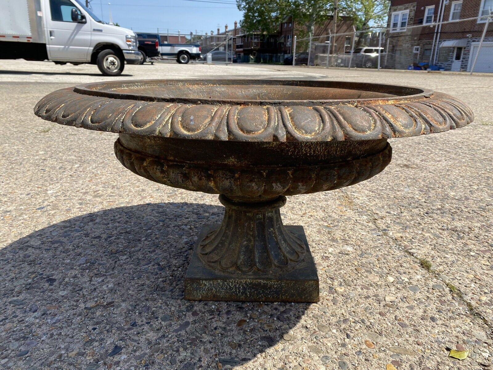 20th Century Cast Iron Low and Wide Round French Classic Style Outdoor Garden Urn Planter For Sale