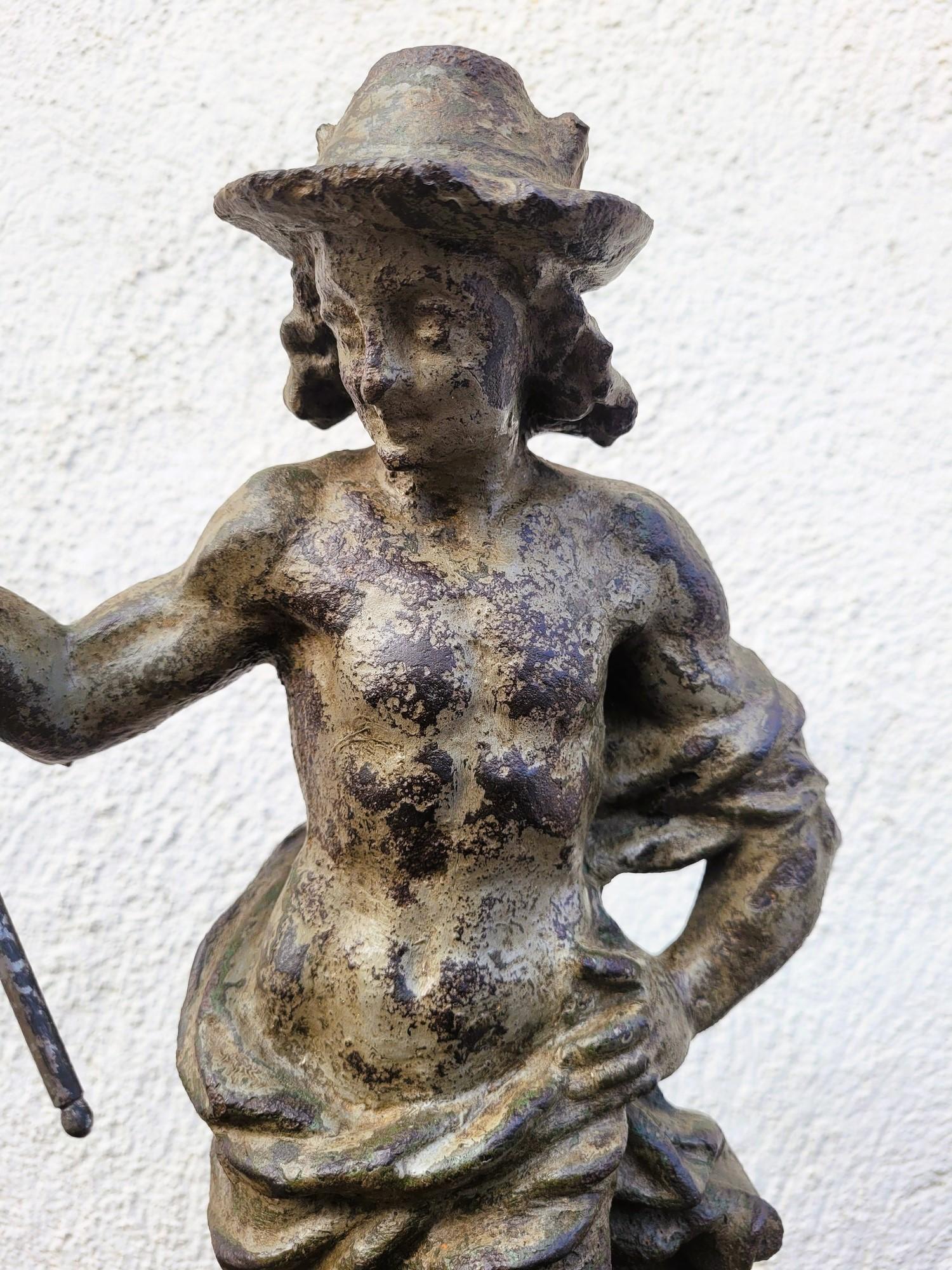 Europeo Statua di Mercurio in ghisa in vendita
