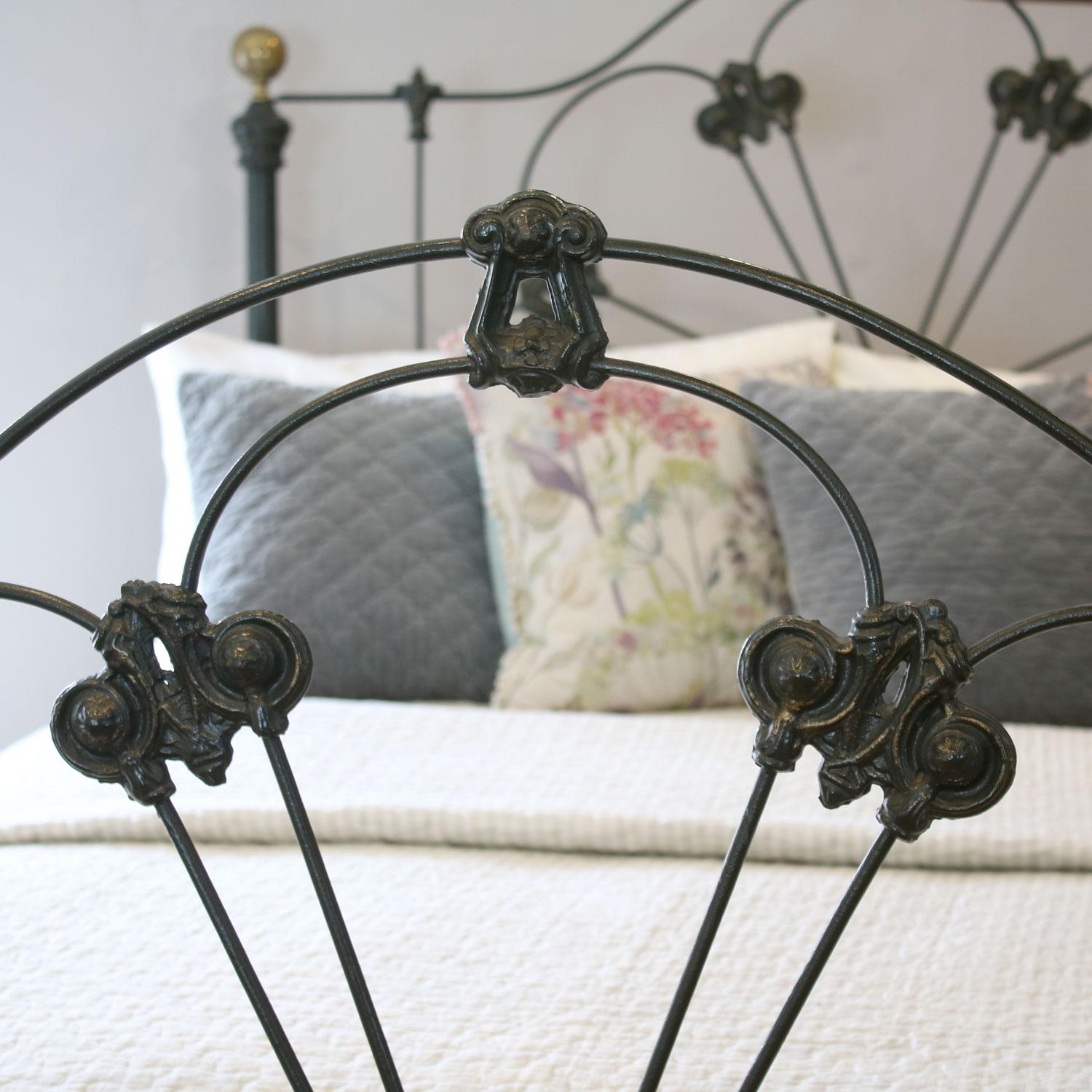 Cast Iron Mid Victorian Antique Bed MK226 In Good Condition In Wrexham, GB