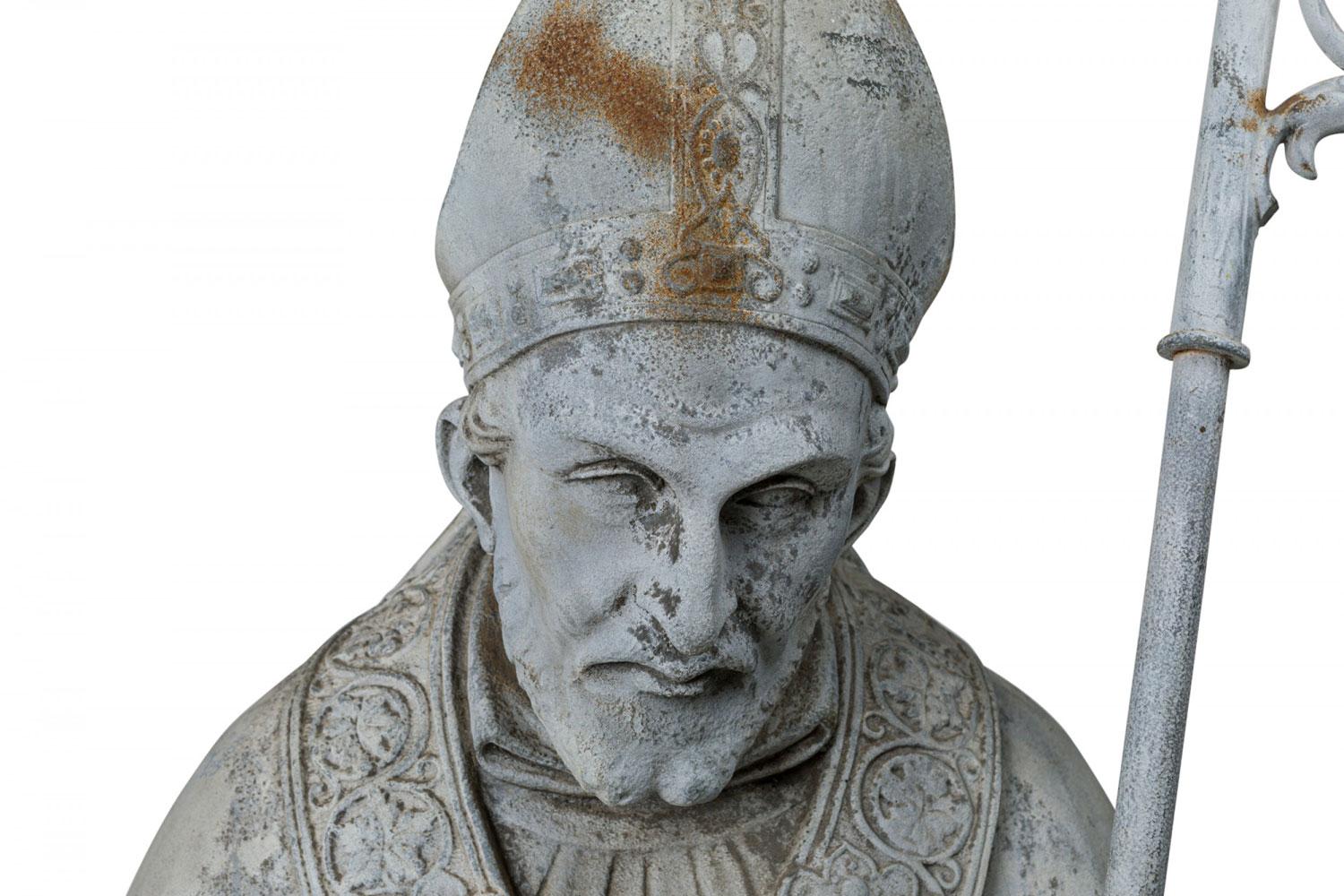 Calco Statua di uomo santo in ghisa per esterni in vendita