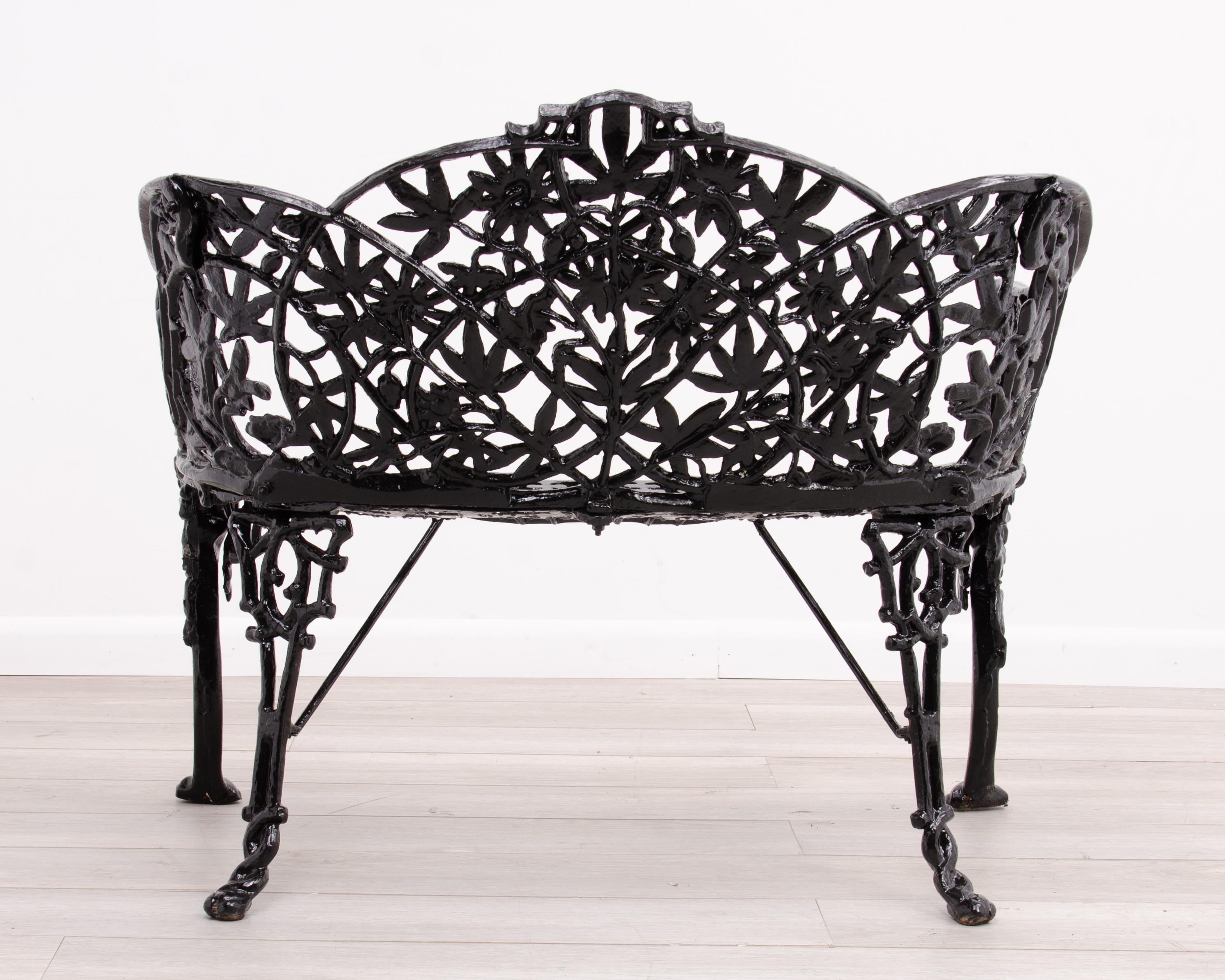 Cast Iron Passion Flower Two Seat Loveseat Bench After Coalbrookdale Company In Good Condition For Sale In Forest Grove, PA