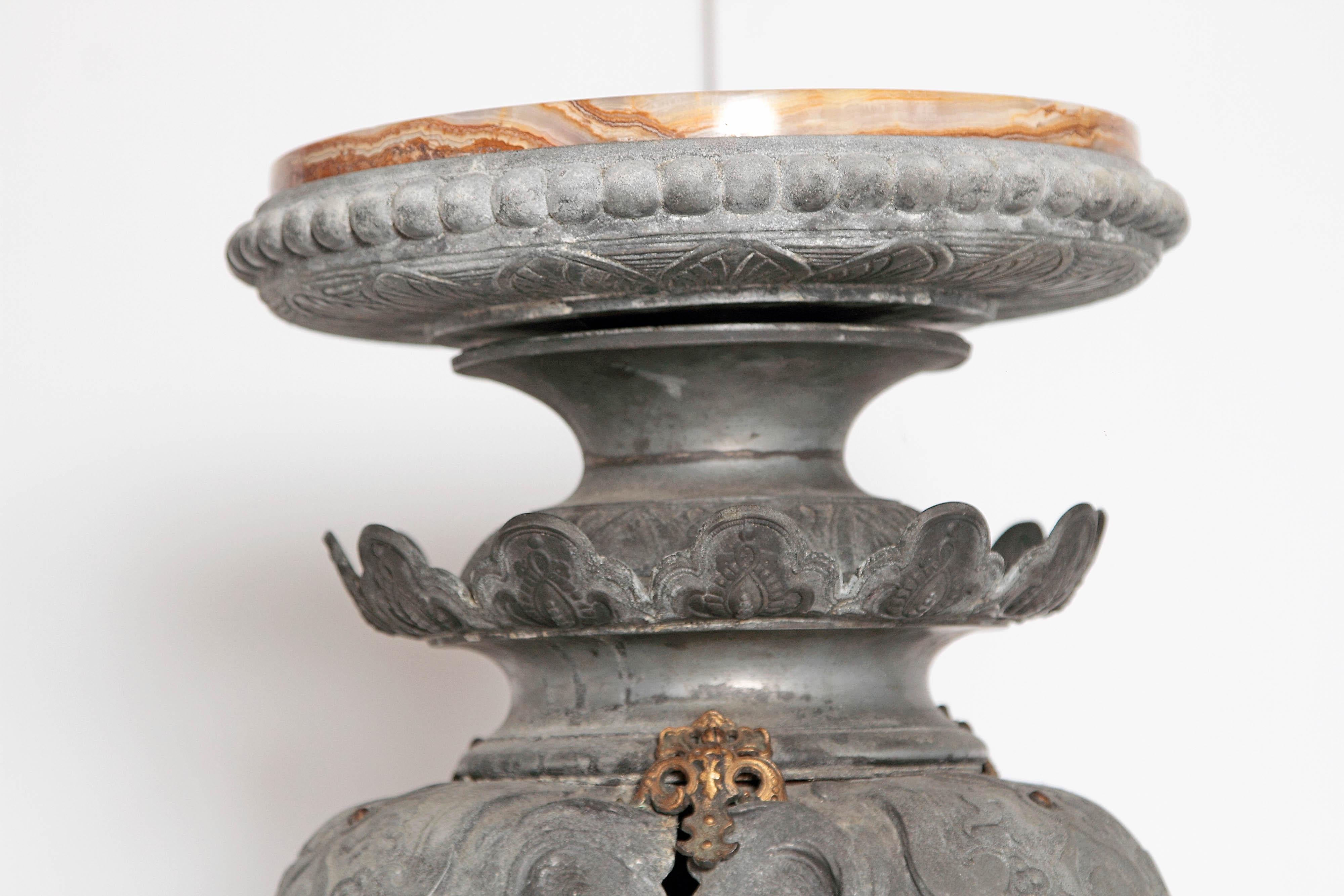 Cast Iron Pedestal with Marble Top / Elephant Heads 3