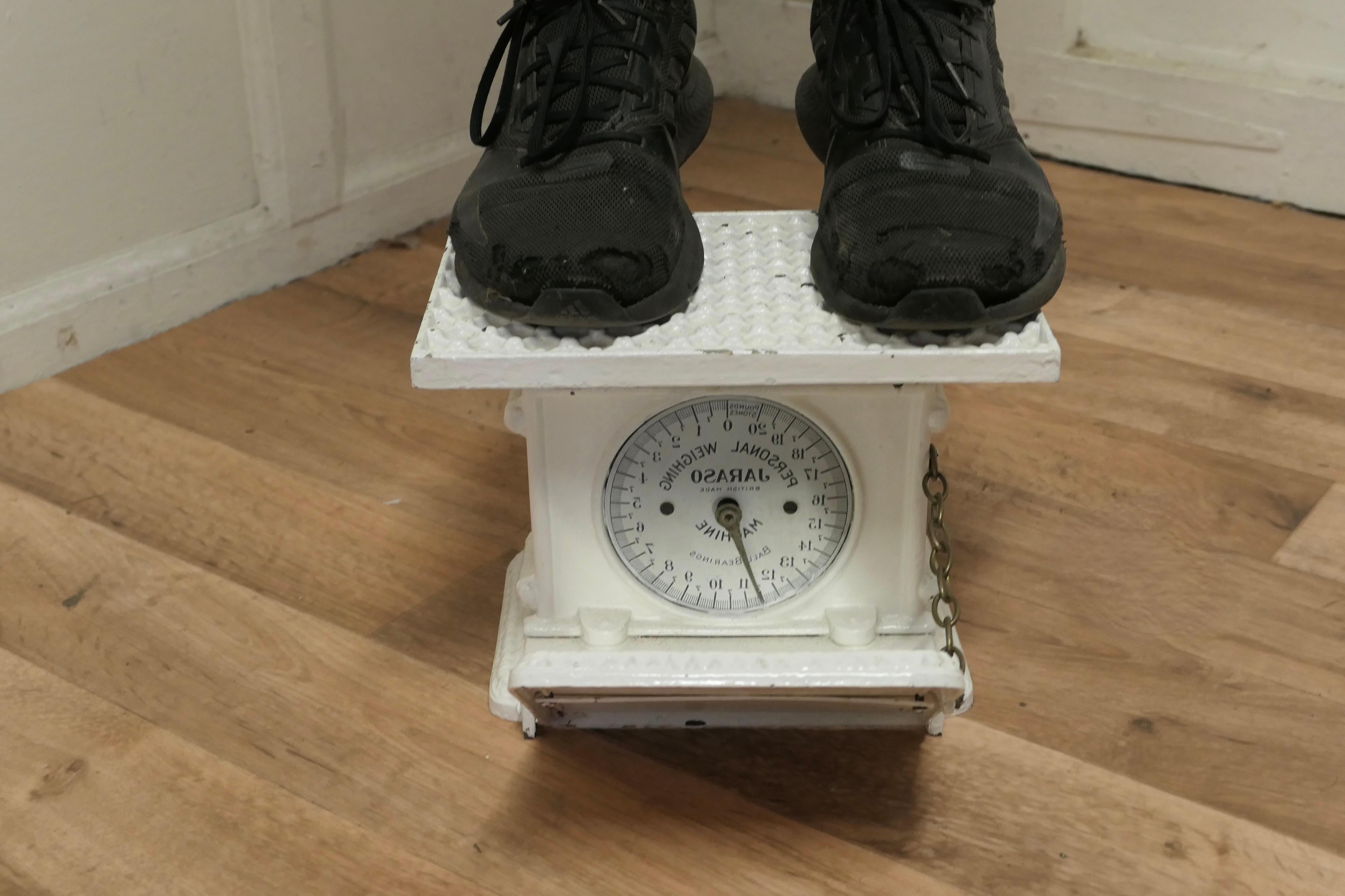 Cast Iron Personal Weighing Scales by JARASO For Sale 2