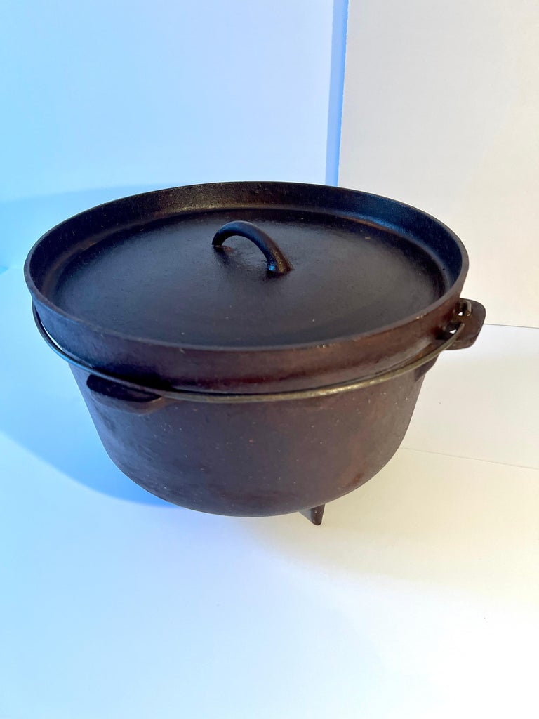 VINTAGE ANCIEN CHAUDRON de cheminée tripode en fonte dans son jus EUR
