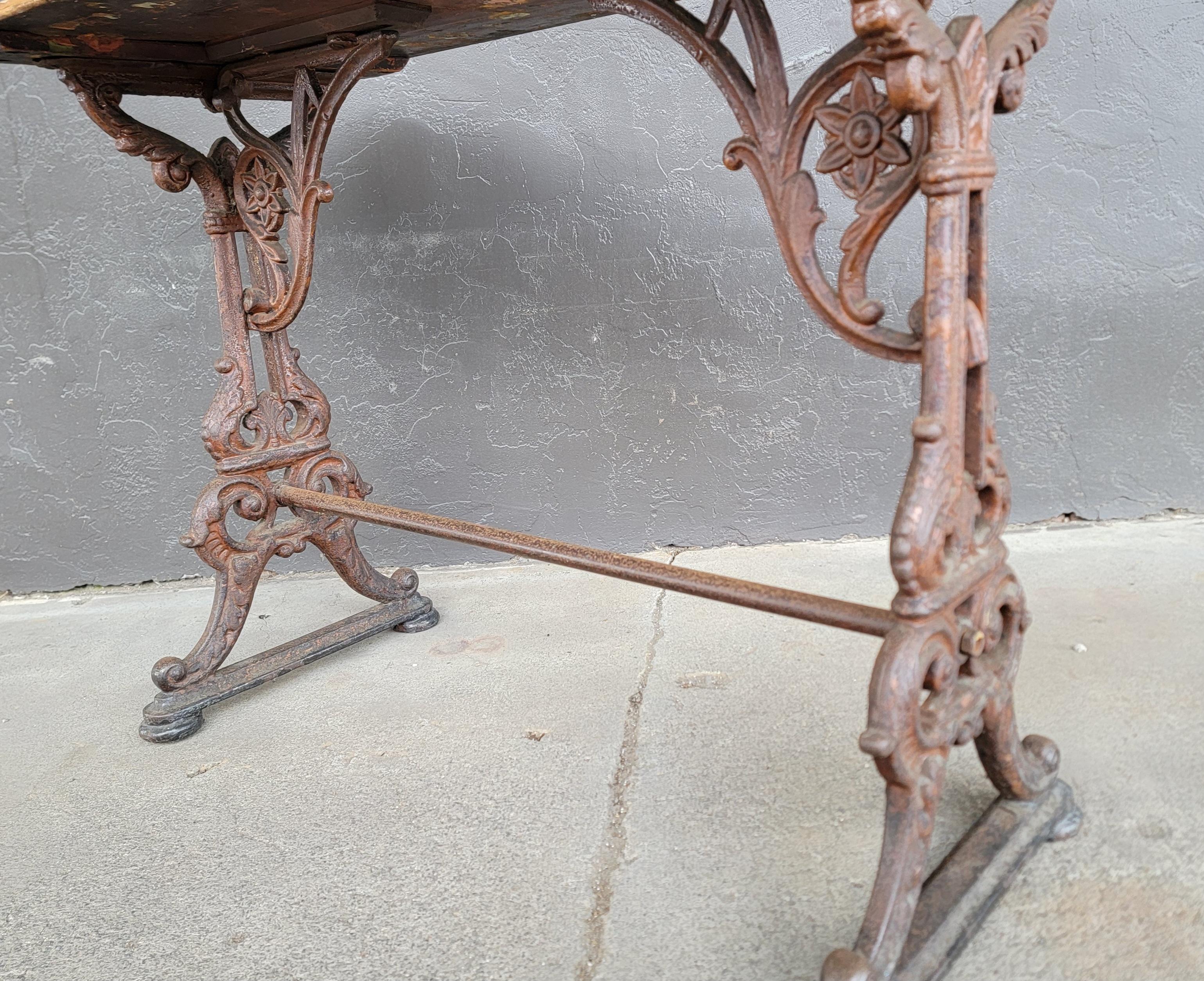 Table de pub en fonte Circa. 1900 en vente 1